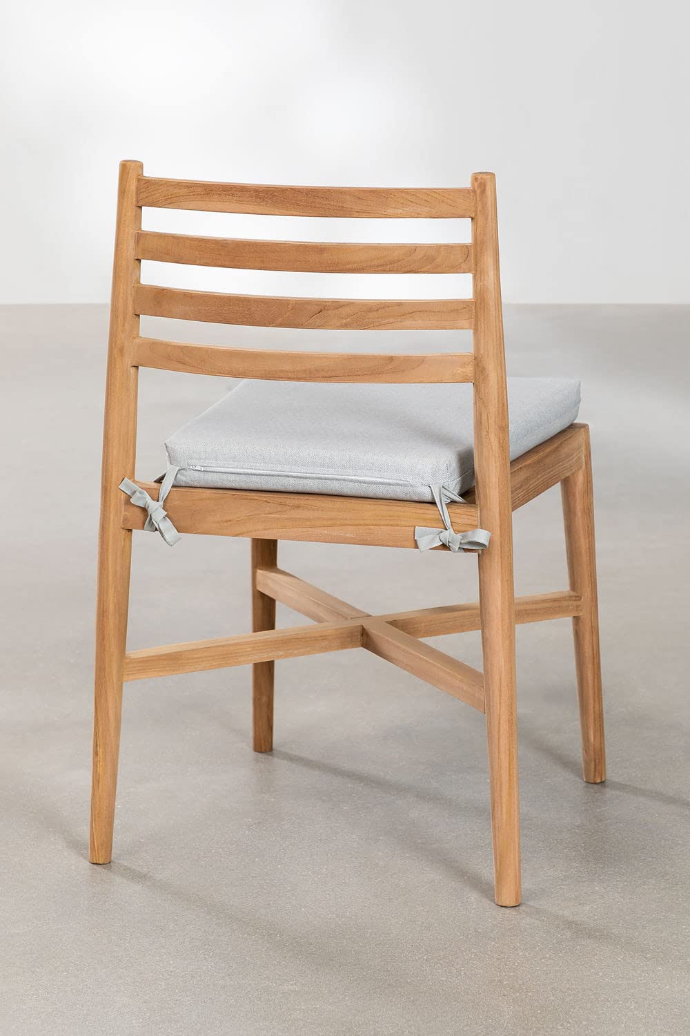 Sklum Attila sedia da giardino in teak grigio chiaro