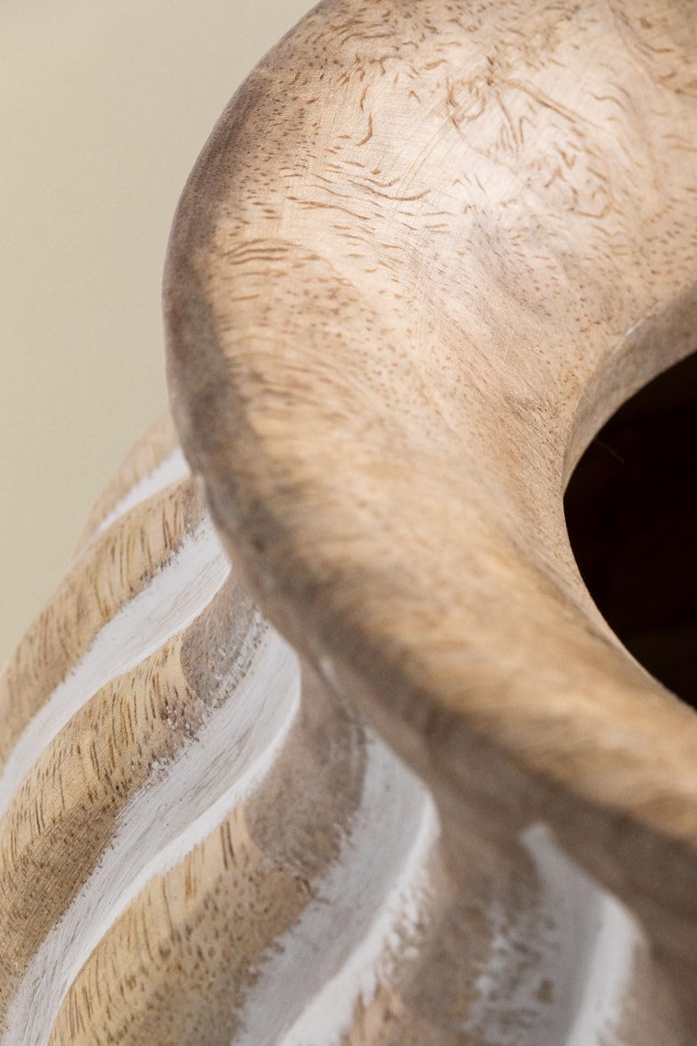Sklum Ribao vaso in legno di mango 18 cm intagliato