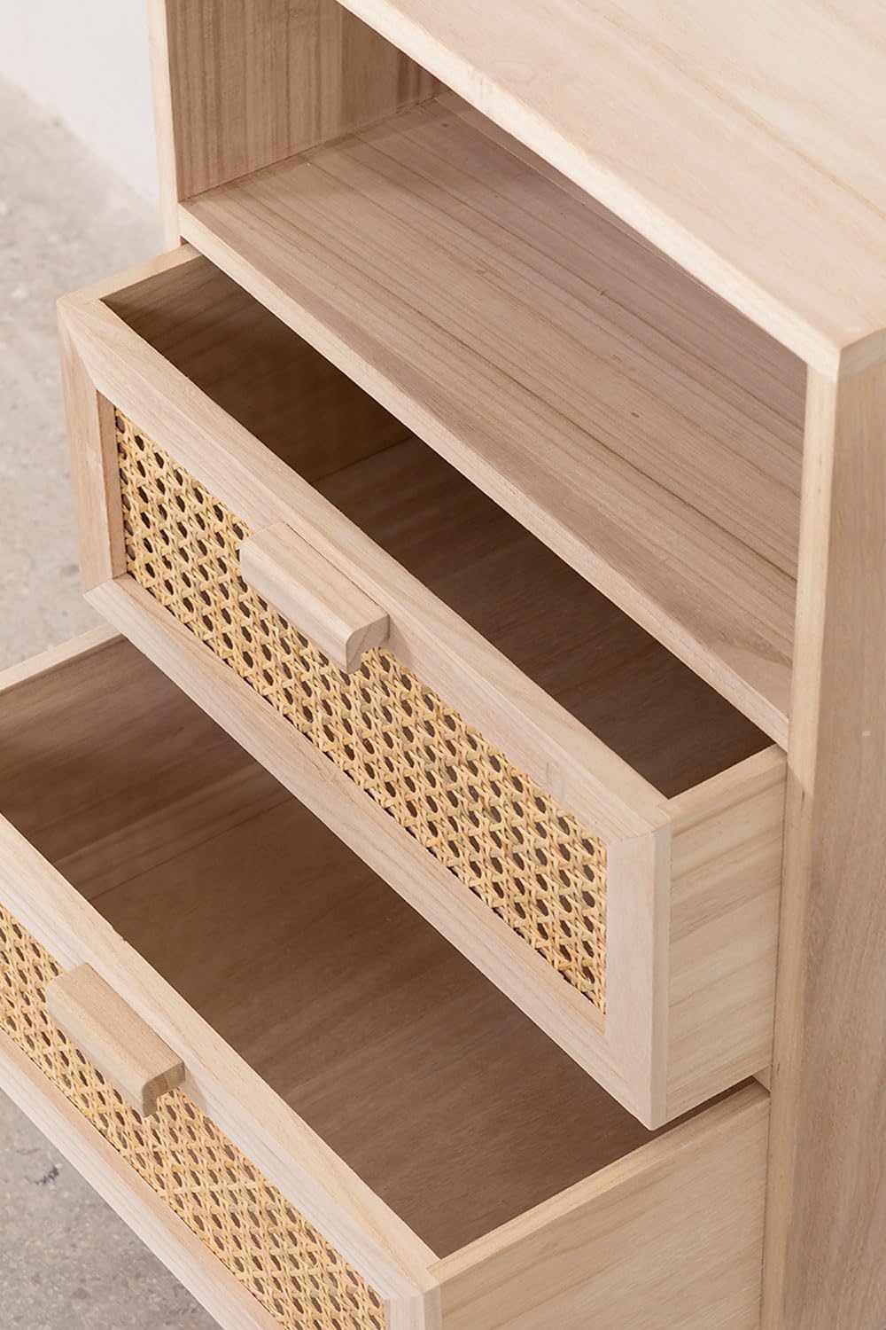 Sklum Ralik comodino alto con contenitore rattan