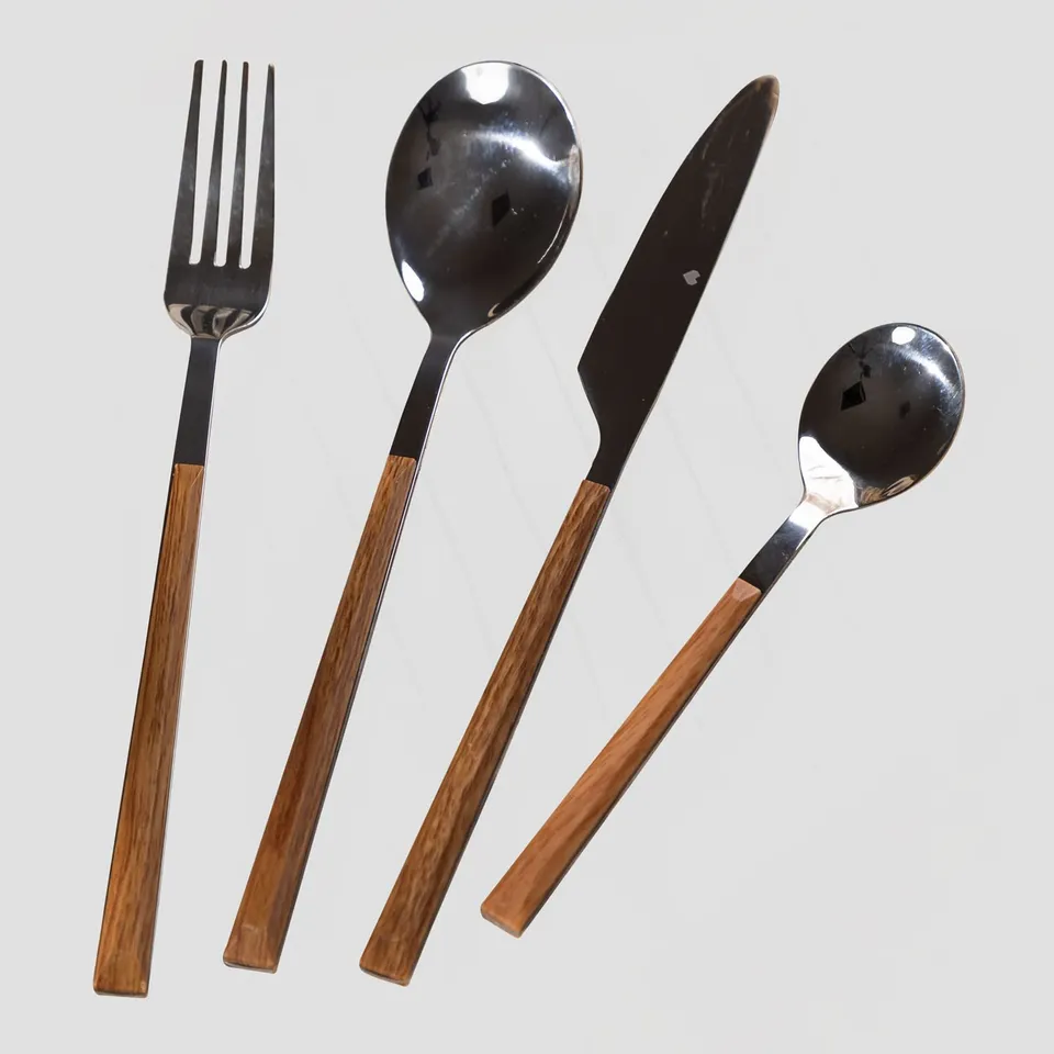 Sklum Priya Set Posate 16 Pezzi Cromato Effetto Legno