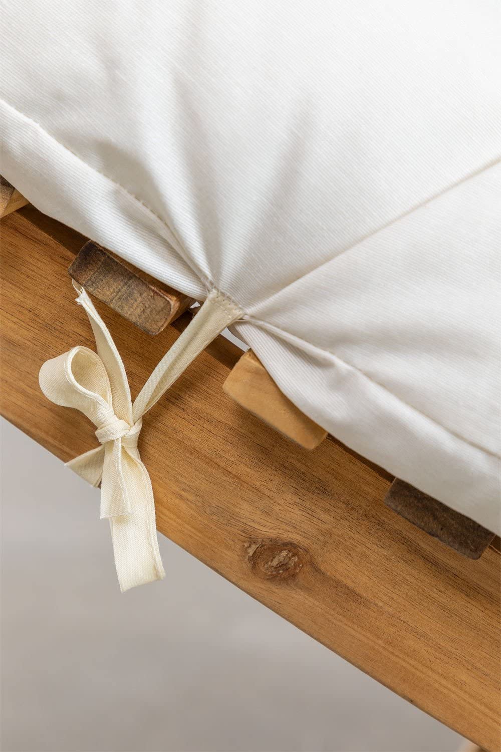 Sklum Mymma lettino pieghevole bianco antico in legno