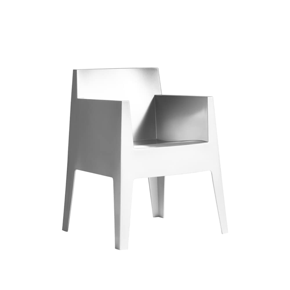 Driade Toy poltroncina bianca impilabile da esterno