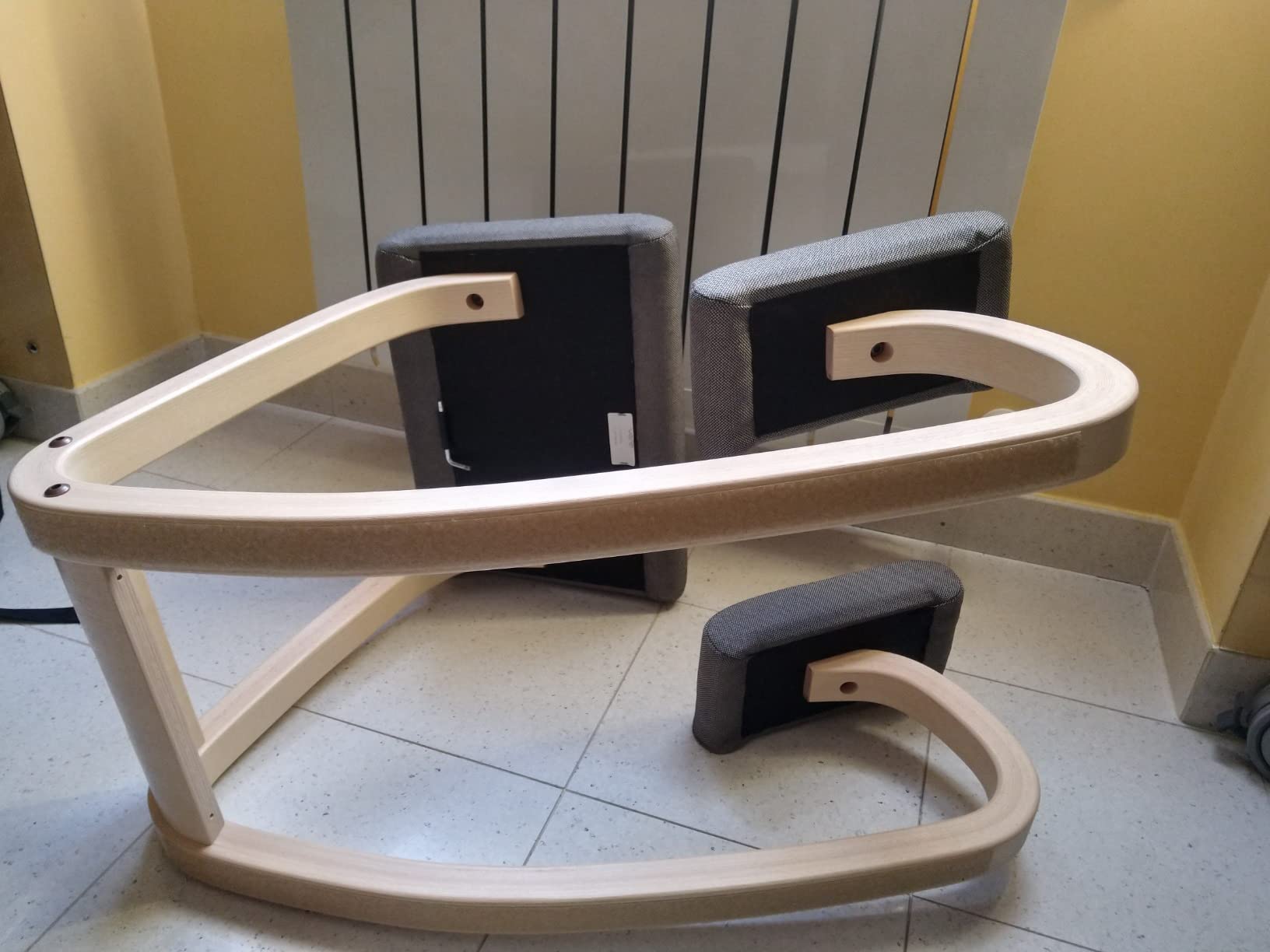 Varier Variable sedia ergonomica a dondolo naturale grigia