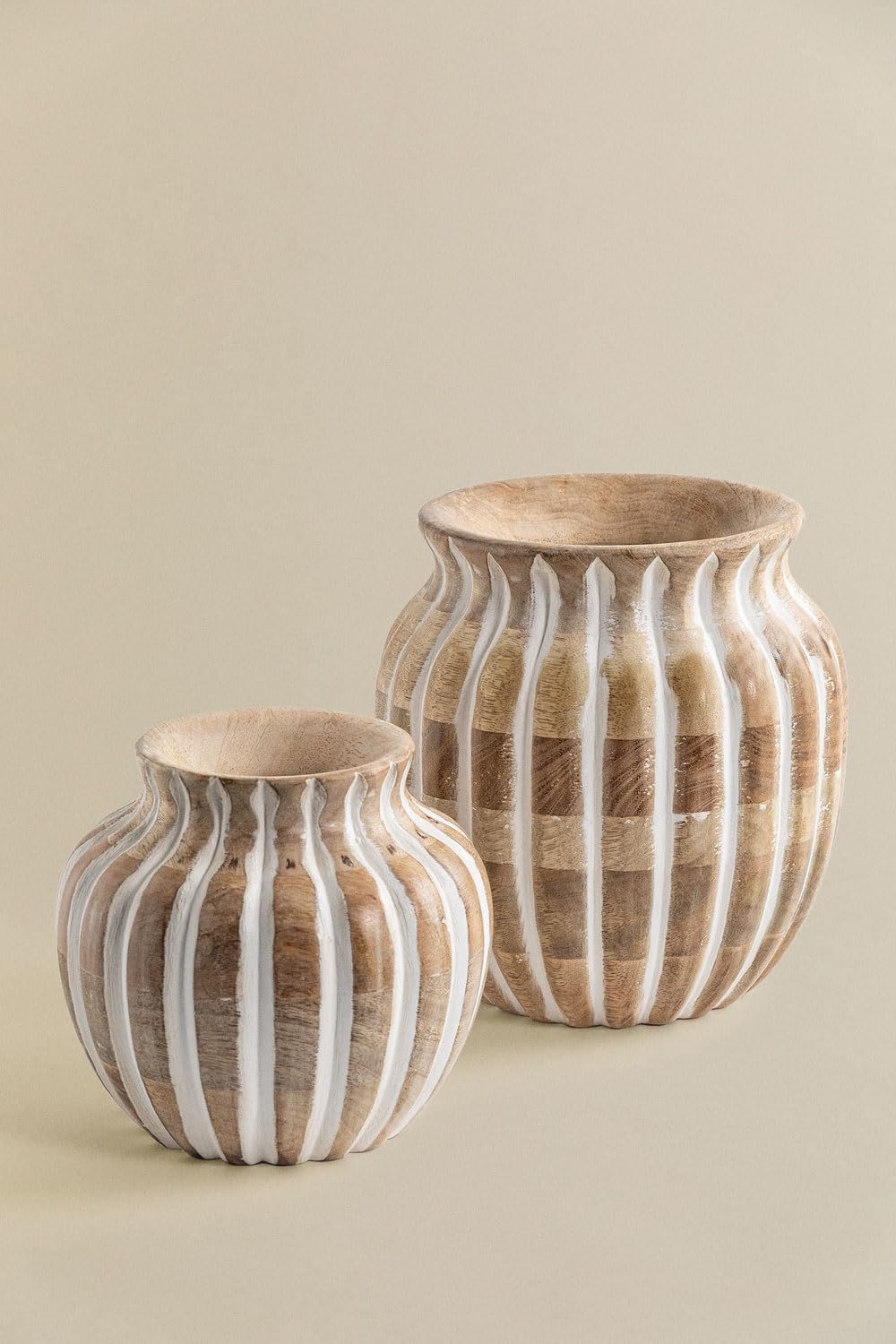 Sklum Ribao vaso in legno di mango 14 cm intagliato
