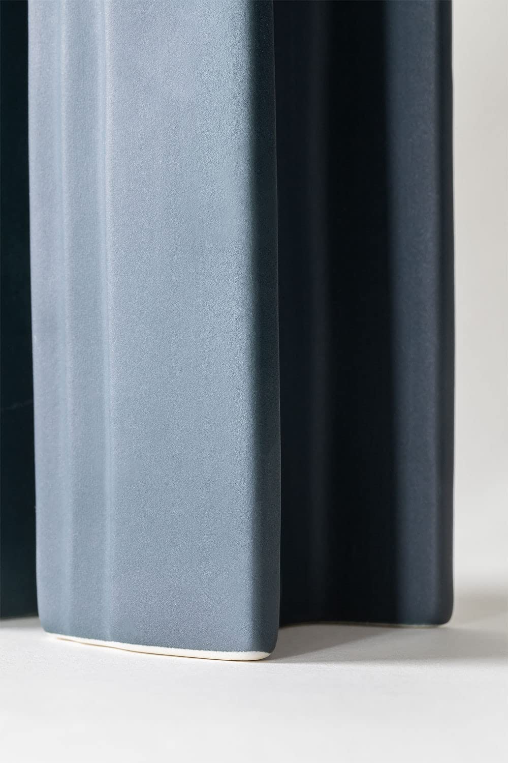 Sklum Lernig vaso in ceramica blu turchese h 26,5 cm
