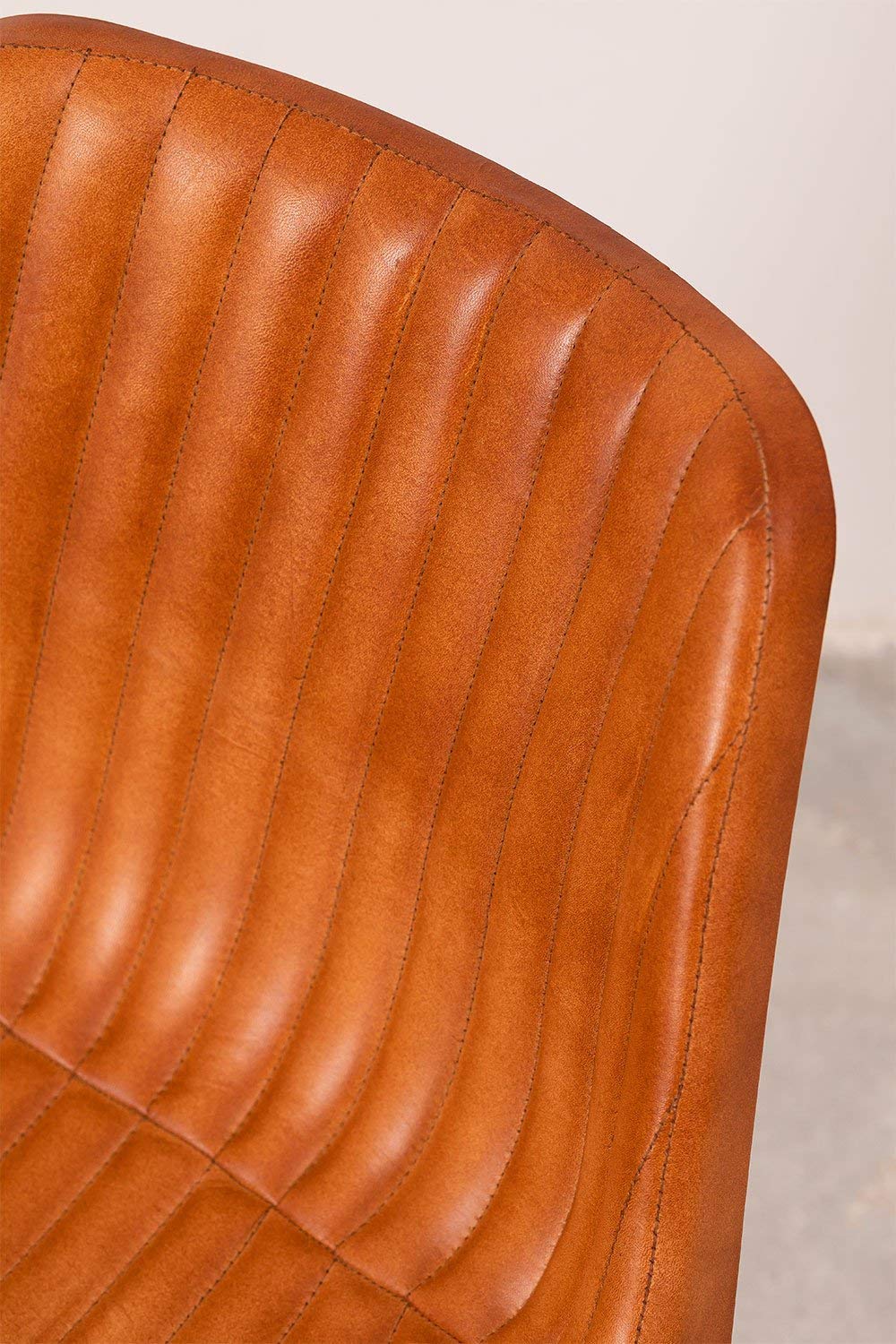 Sklum Kubyh Sedia in Pelle di Capra con Gambe Ferro