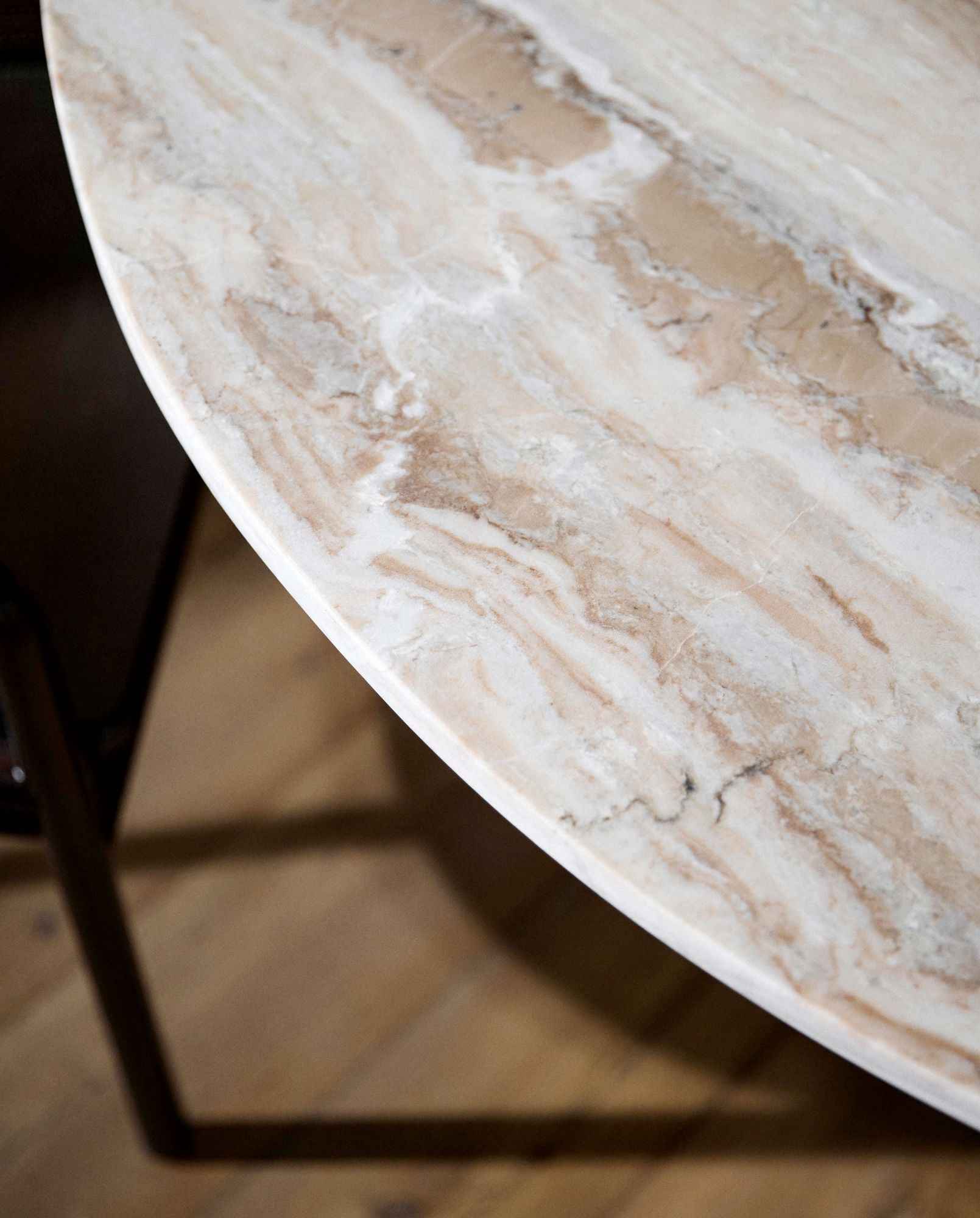 Bambua Erie tavolo rotondo marmo avorio legno