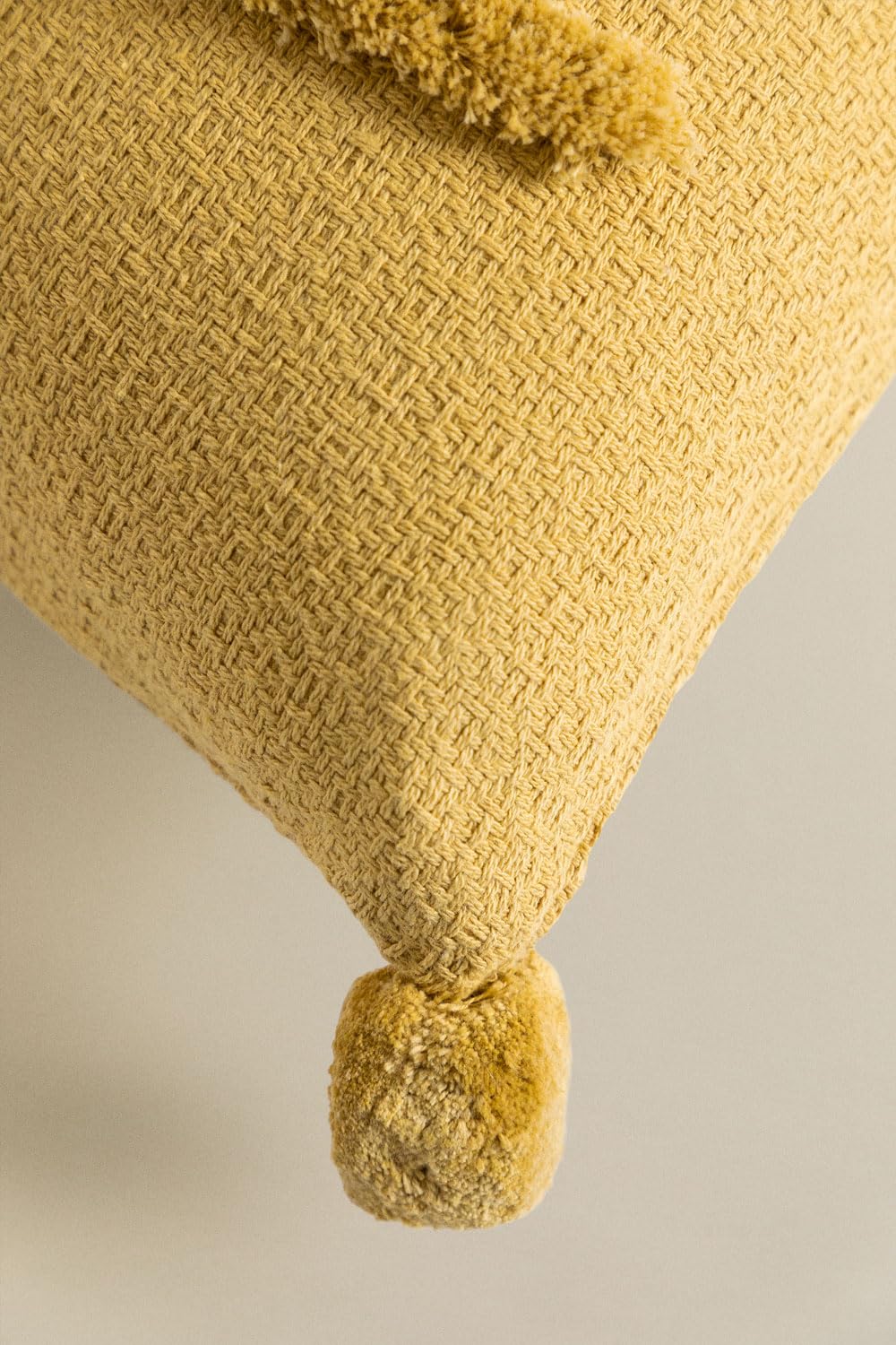 Sklum Jei cuscino in cotone 34x48 cm ricamato hey con nappe