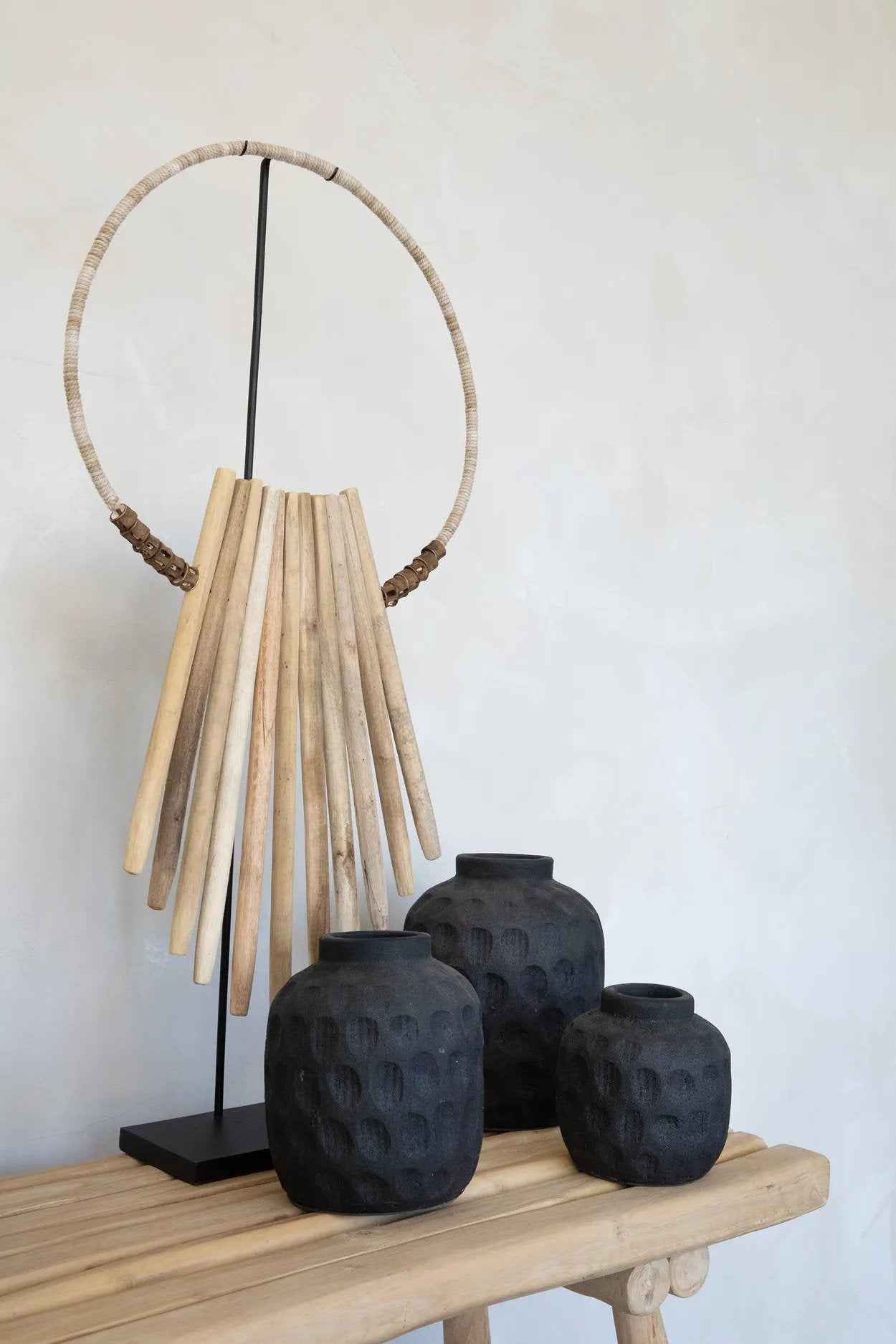 Bambua Wooden Sticks scultura legno naturale su stand