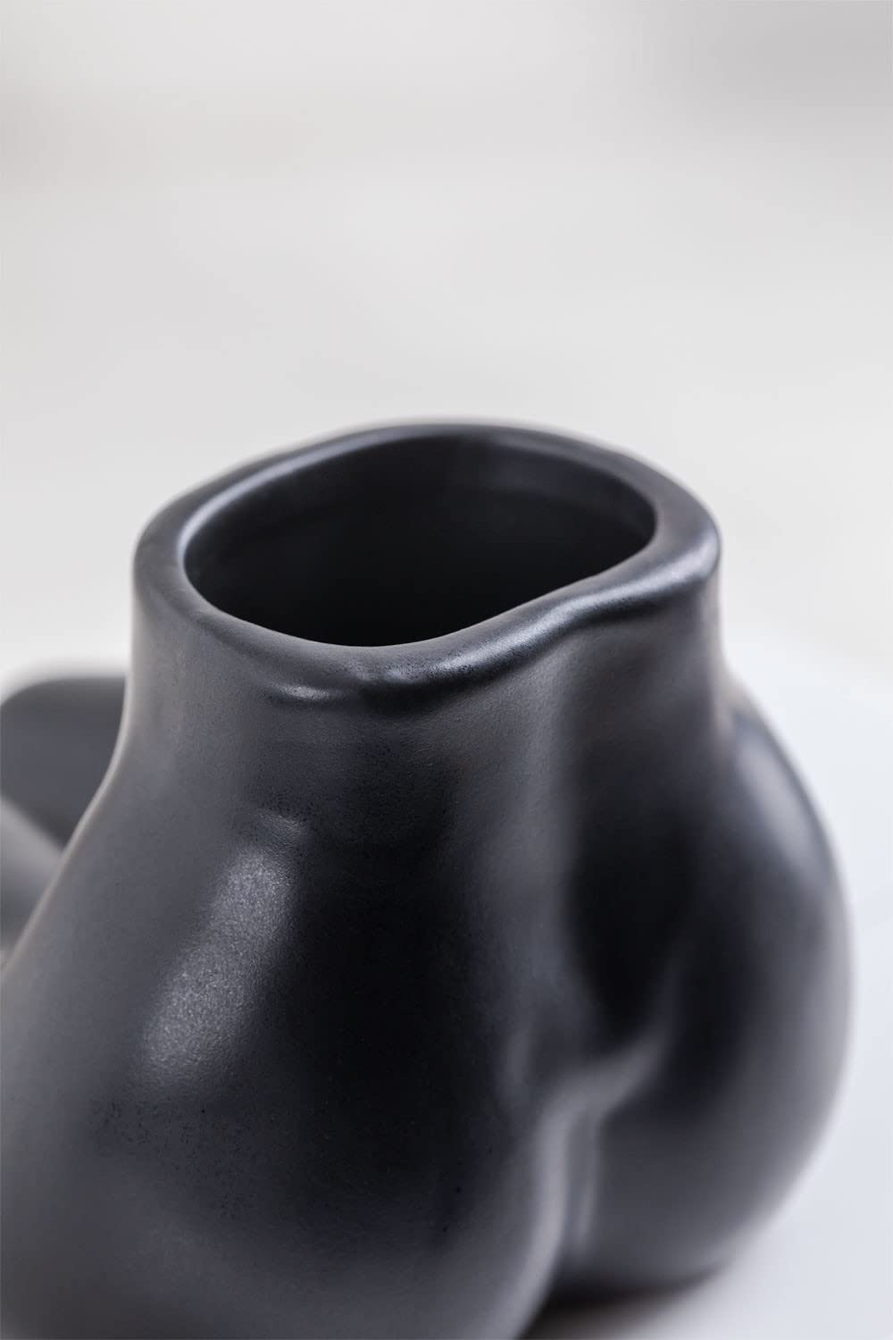 Sklum Irenka Vaso in Ceramica Nero Decorativo