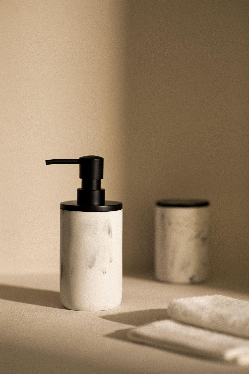 Sklum Yaele dispenser sapone bianco effetto marmo