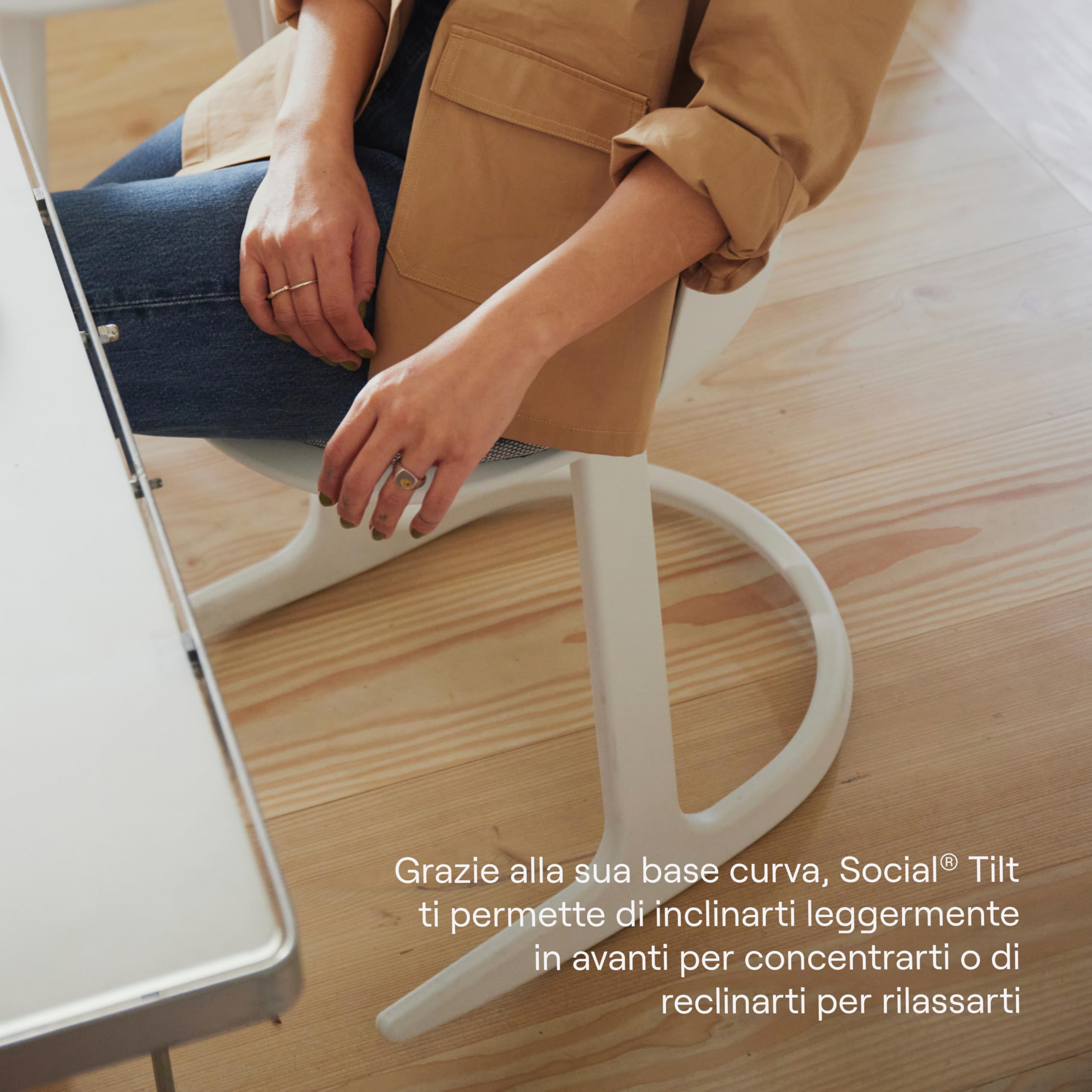 Varier Social Tilt sedia da pranzo bianca con braccioli