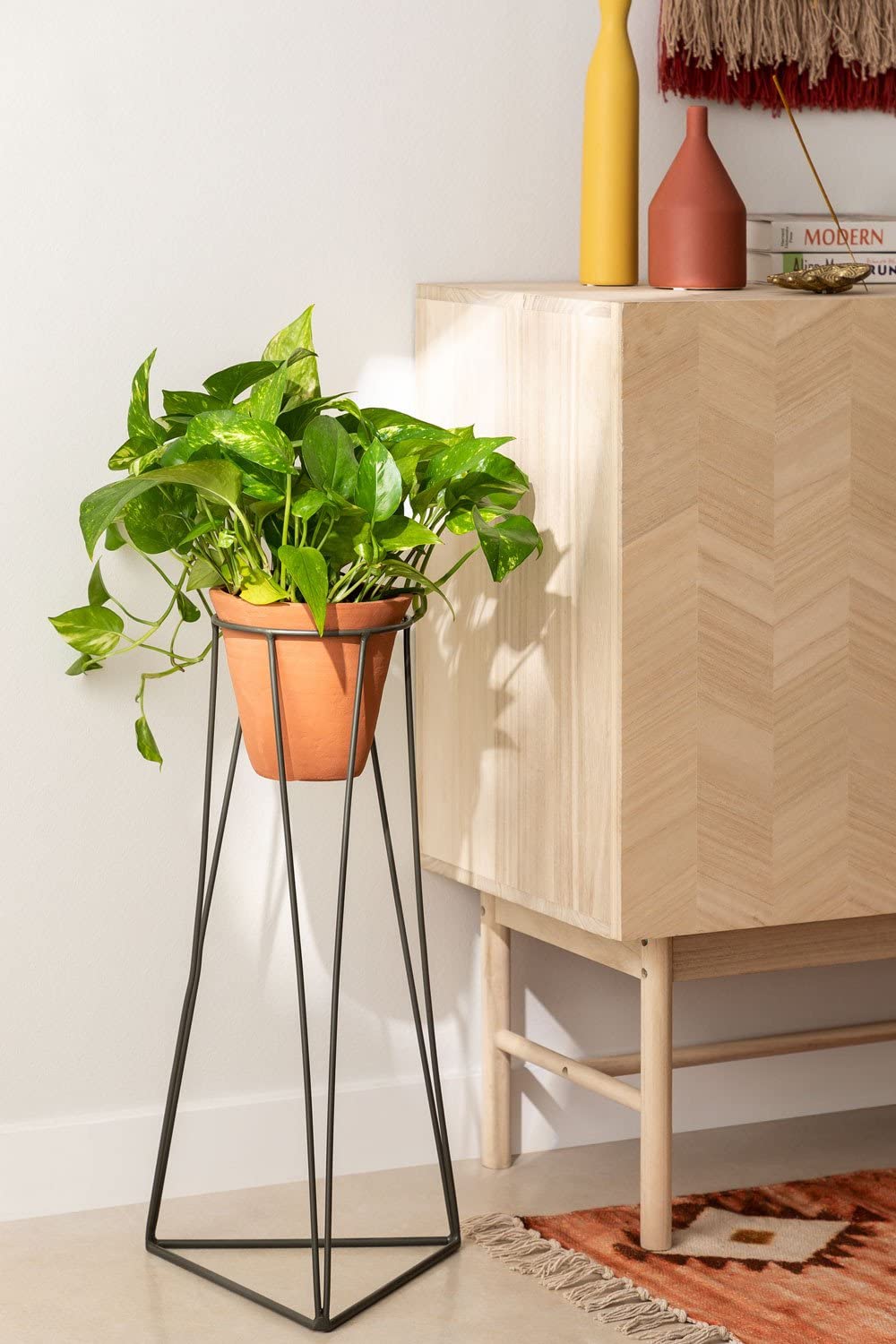 Sklum Jahr Vaso in Ceramica 40 cm con Base Acciaio