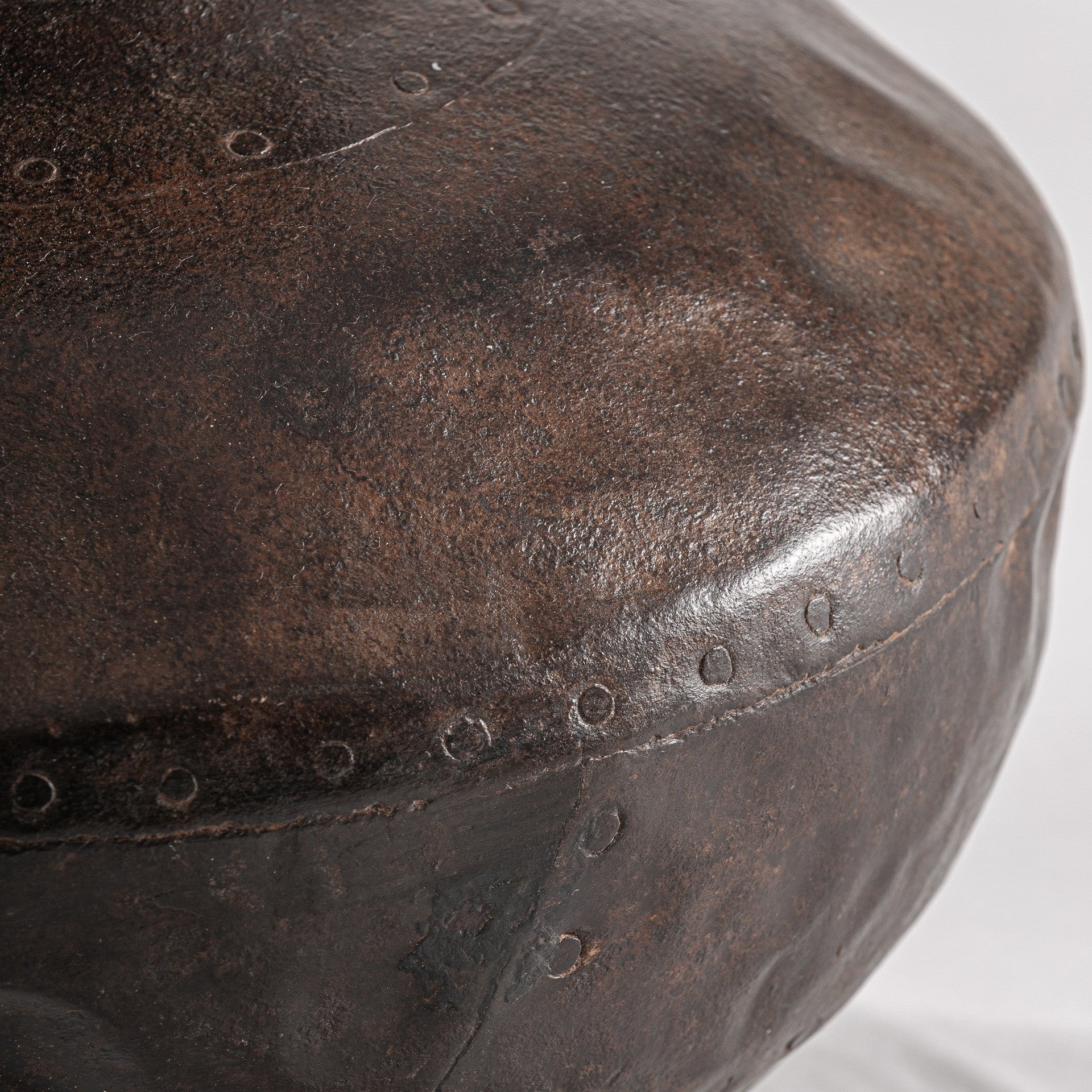 Bambua Mahe vaso in ferro nero martellato