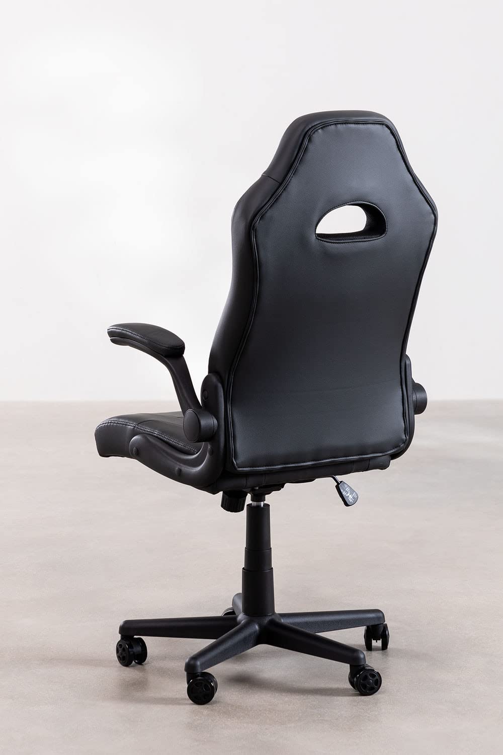 Sklum Gareina sedia gaming nera in pelle sintetica