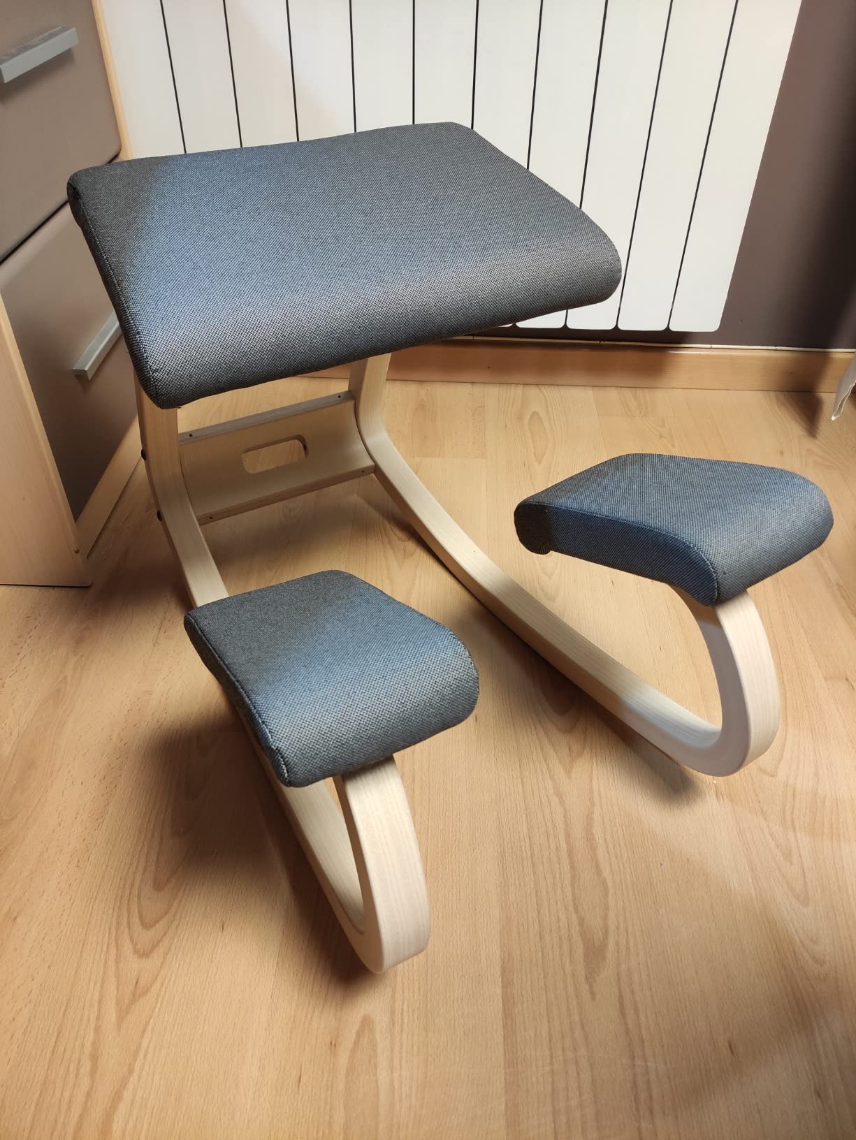 Varier Variable sedia ergonomica a dondolo naturale grigia