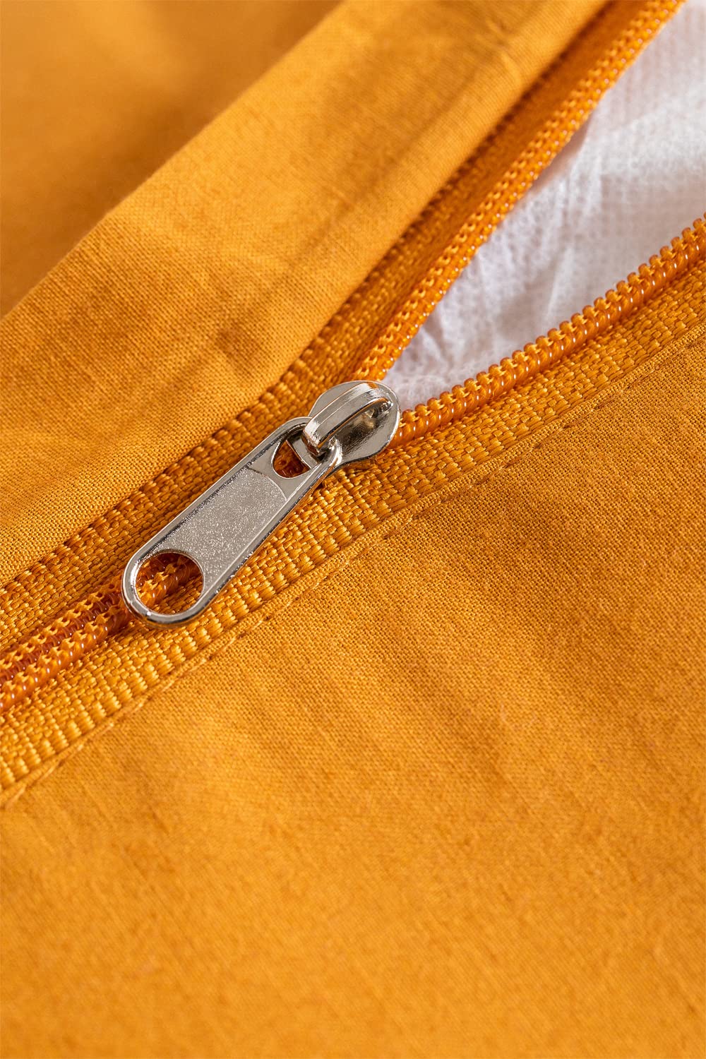 Sklum Denov cuscino quadrato in velluto miele 45x45 cm