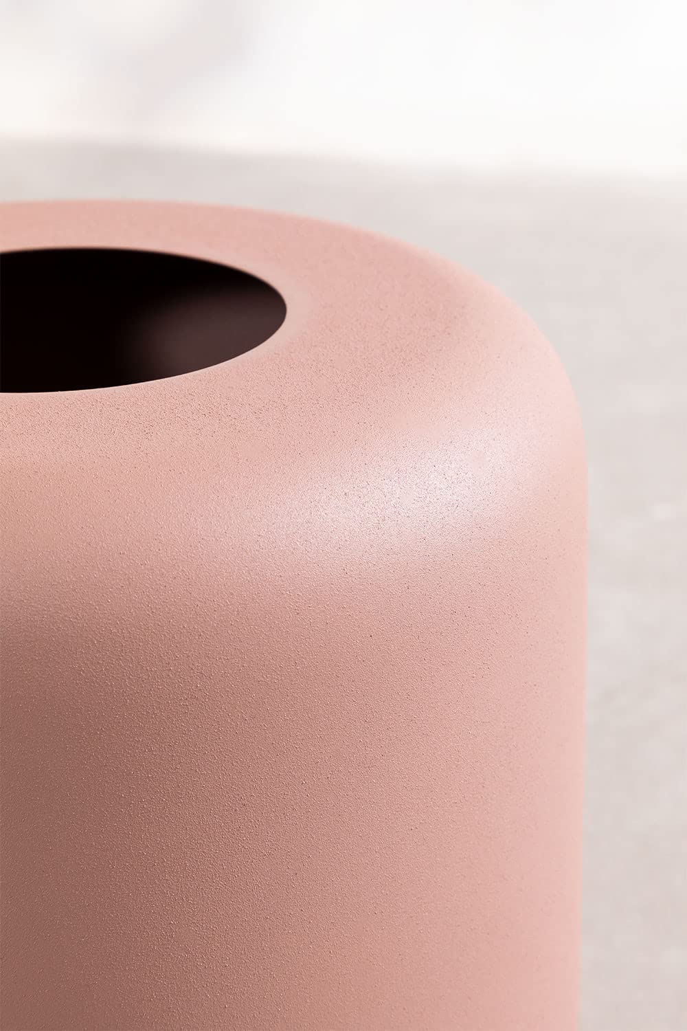 Sklum Dehli Rosa vaso in metallo geometrico