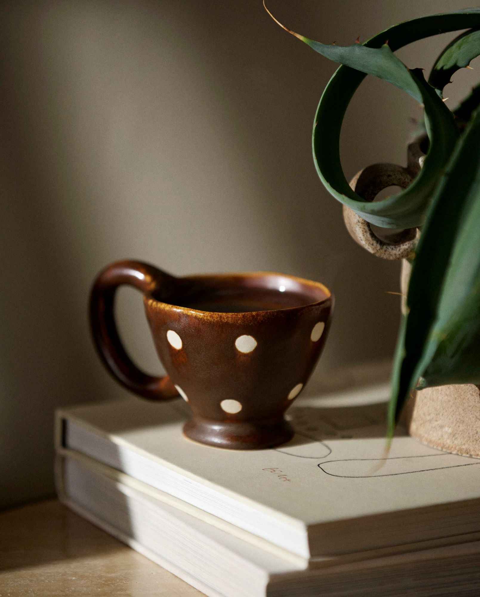 Bambua Atelier Forma Zina tazza ceramica marrone