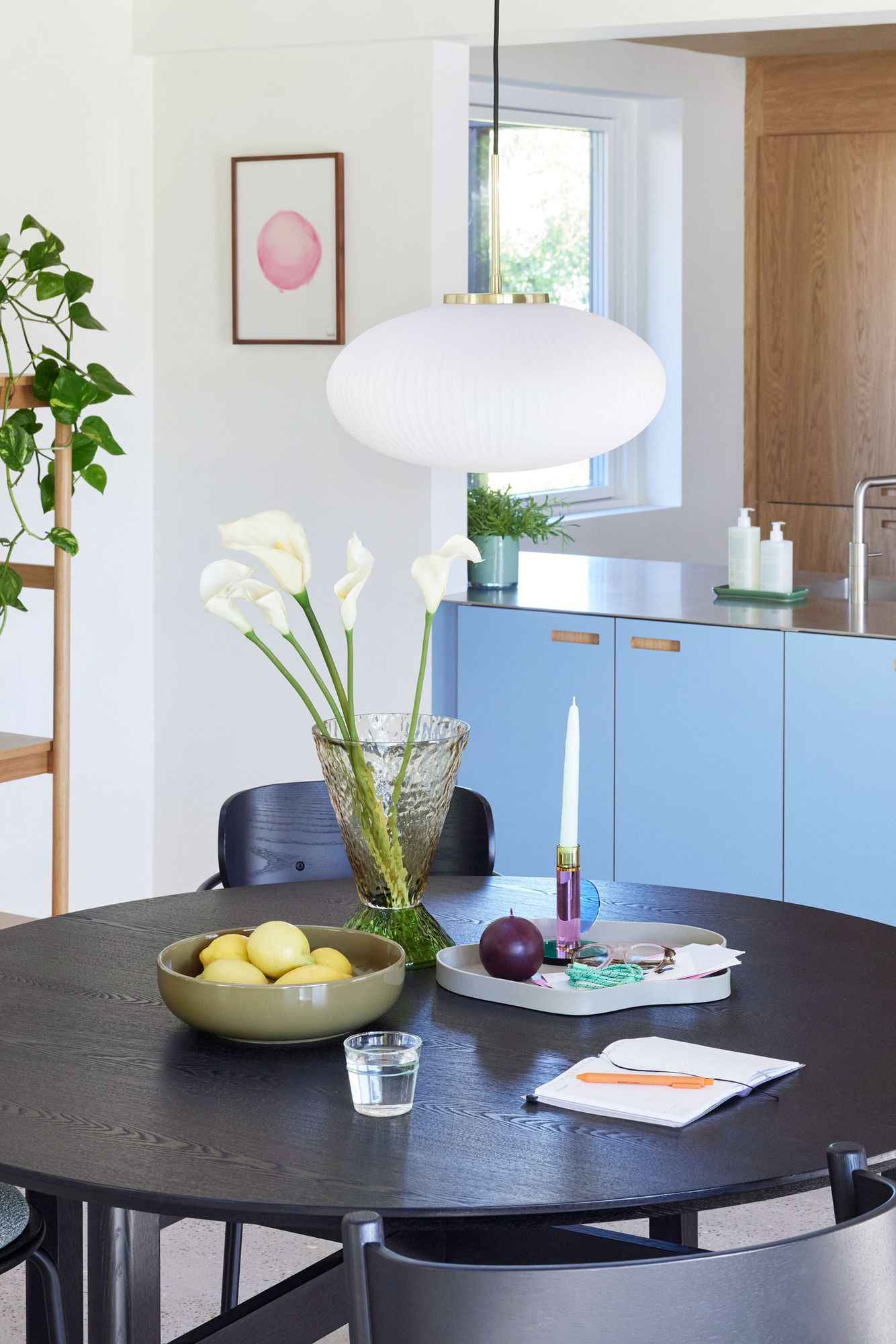 Bambua Serene Pendant Ellipse lampada a sospensione bianca opale