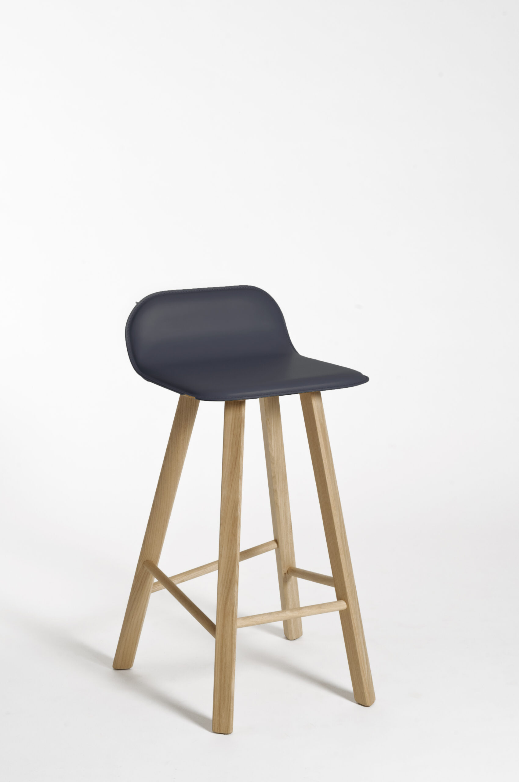 Colé Tria Stool LB sgabello imbottito schienale basso