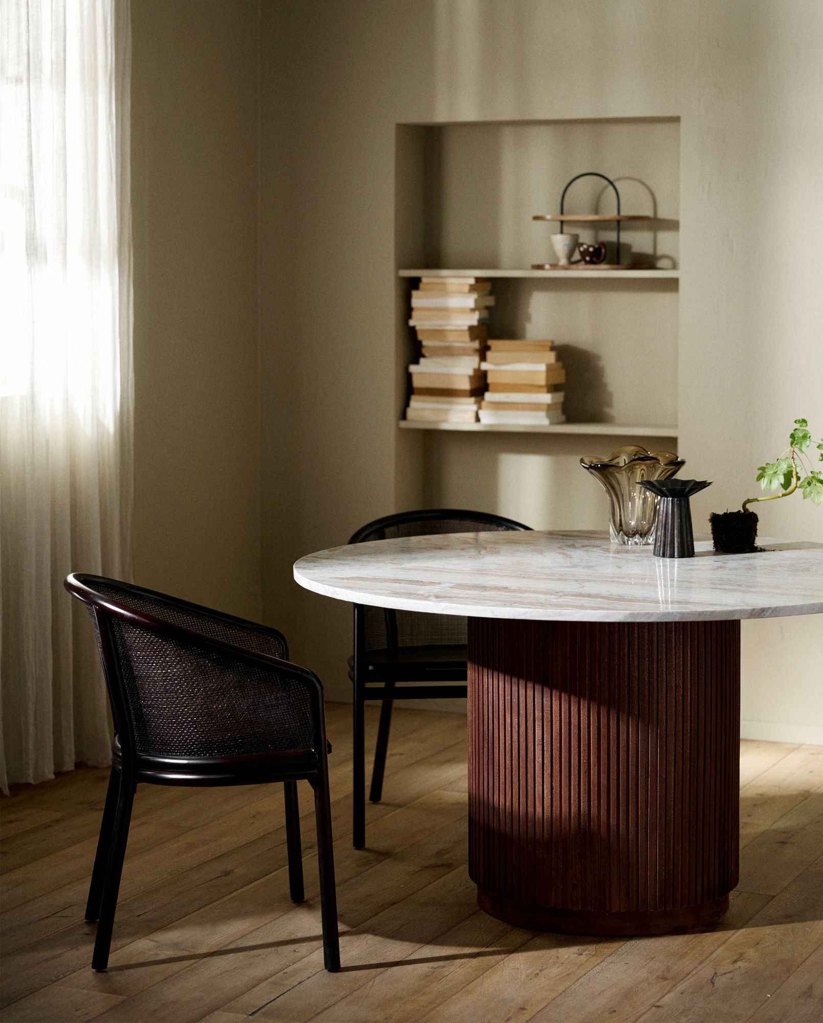 Bambua Erie tavolo rotondo marmo avorio legno