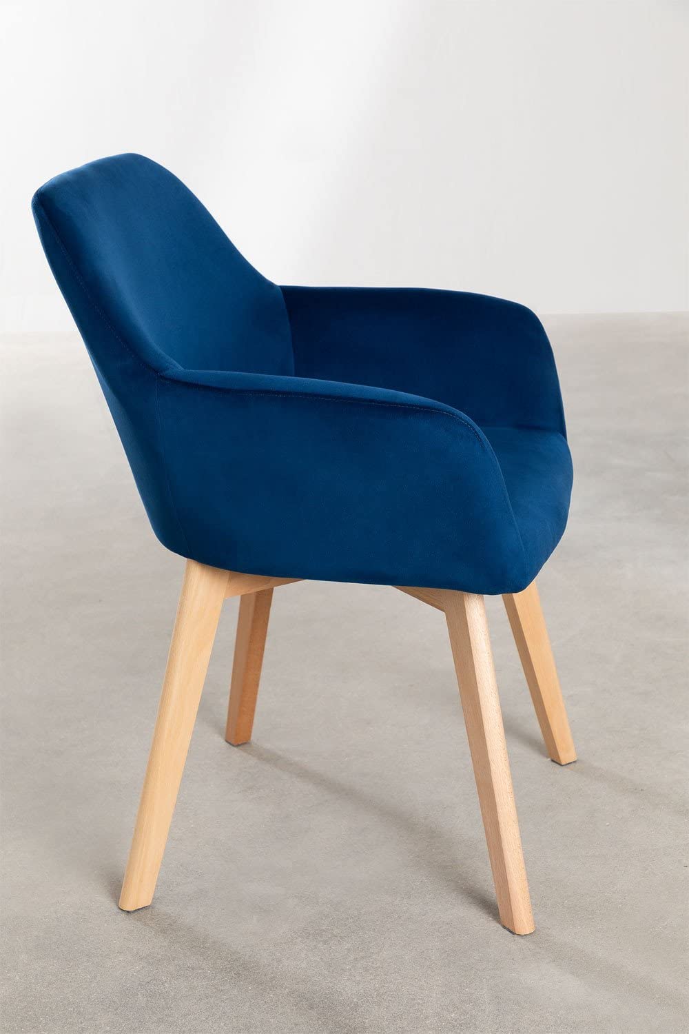 Sklum Ervi Design sedia da pranzo velluto blu con braccioli