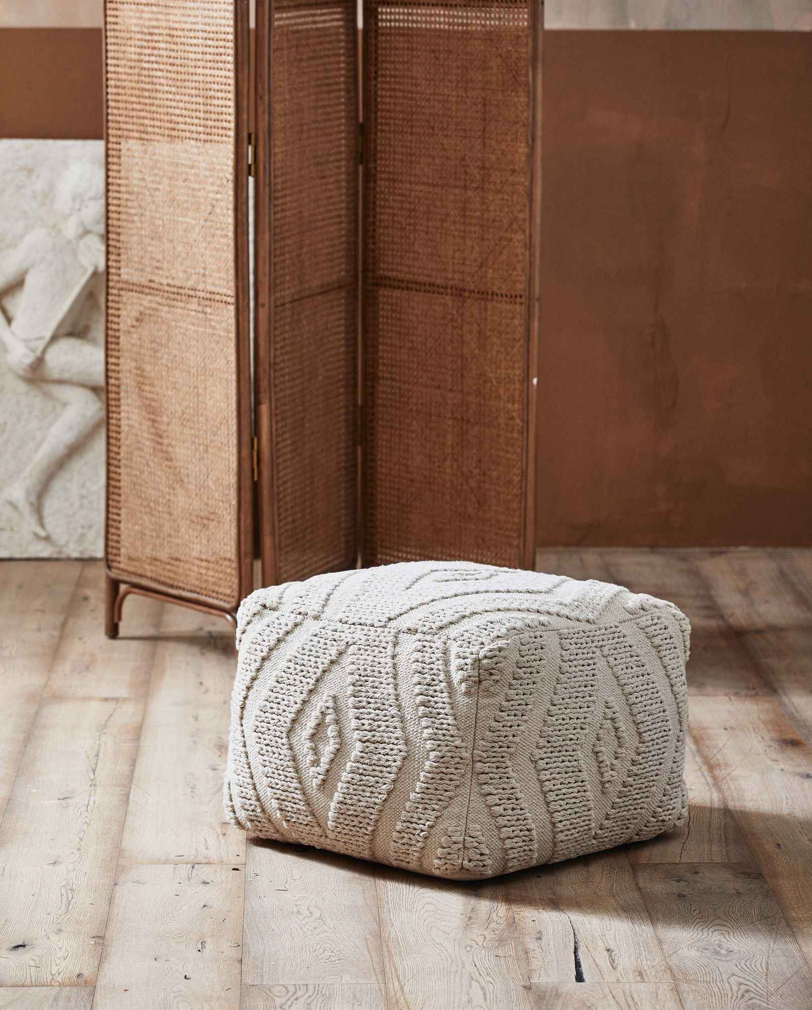 Bambua Wular pouf bianco panna fatto a mano
