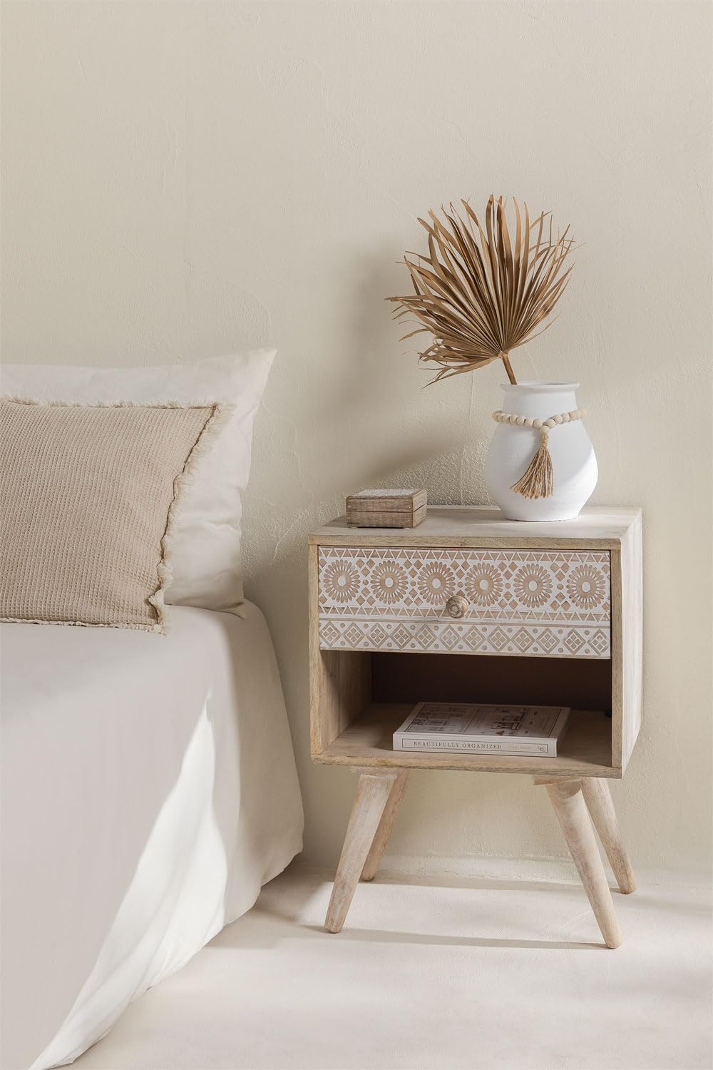 Sklum Ukurla comodino legno mango con cassetto
