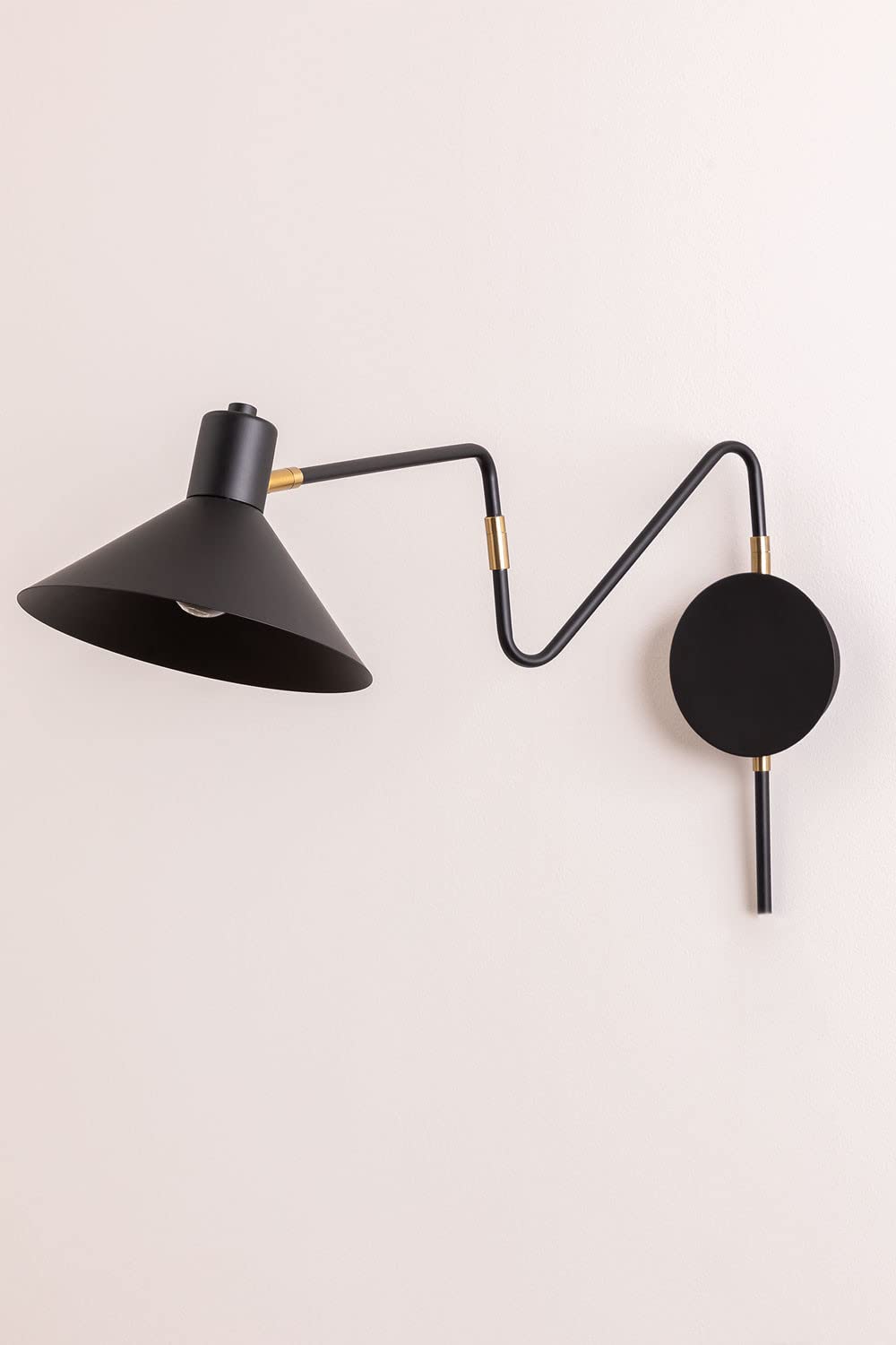 Sklum Lizz lampada da parete nera in ferro 69 cm
