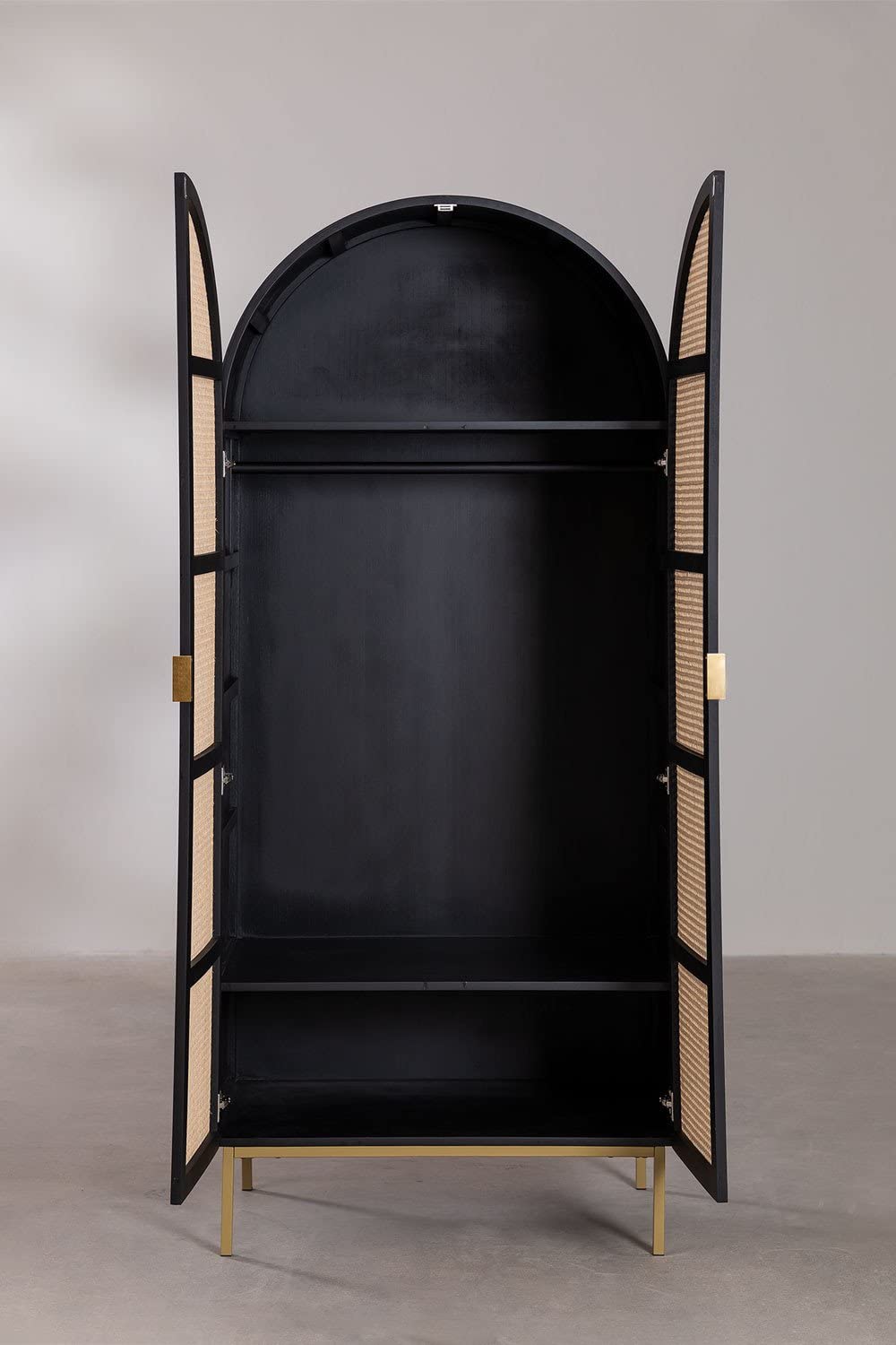 Sklum Enrick armadio in legno nero con rattan 88 cm
