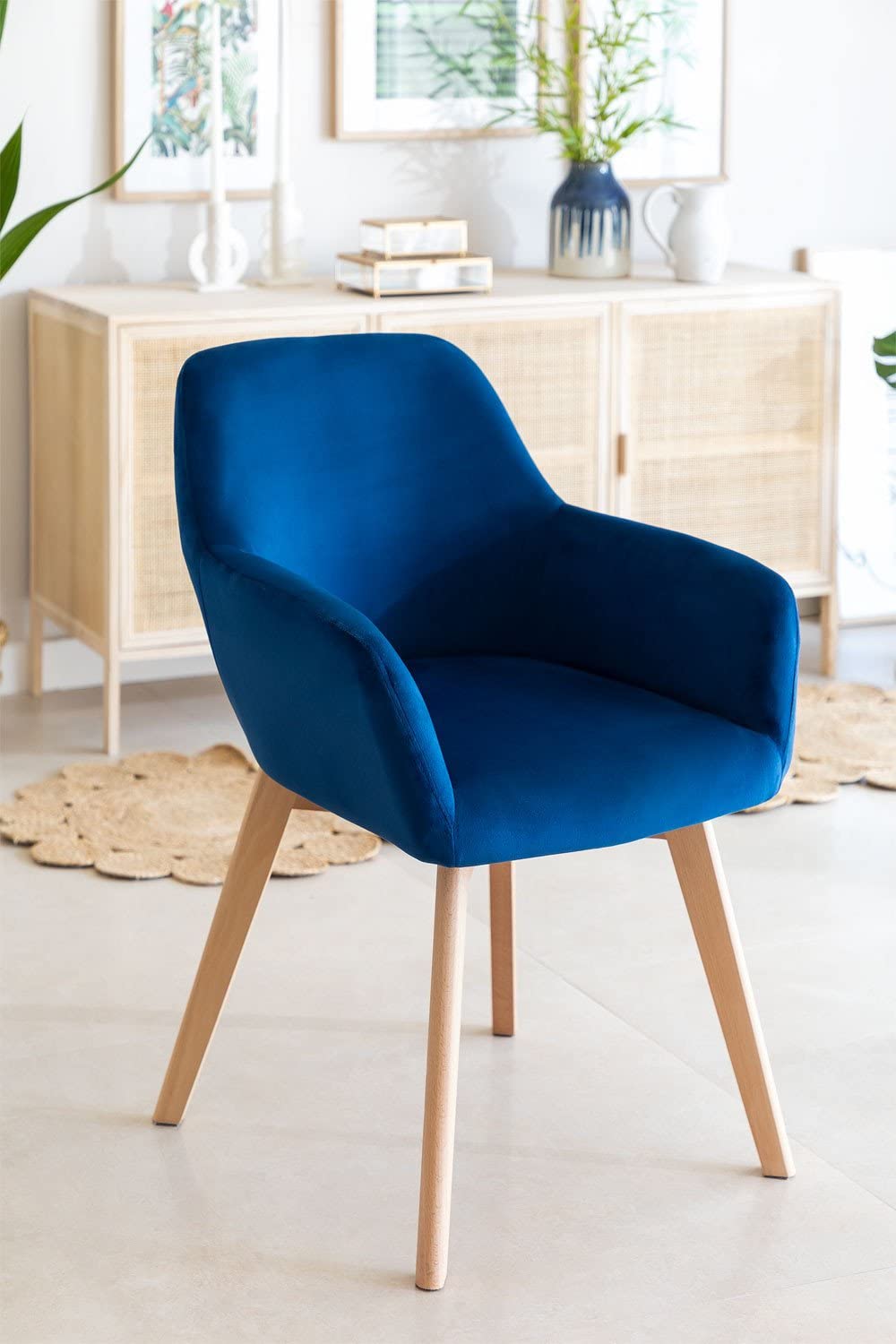 Sklum Ervi Design sedia da pranzo velluto blu con braccioli