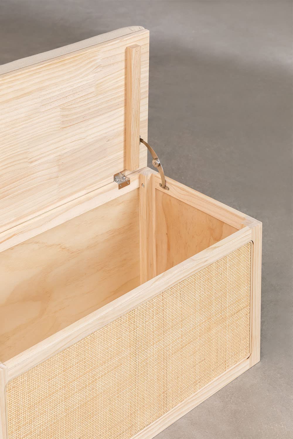 Sklum Reyna Baule in Pino e Rattan con Cuscino