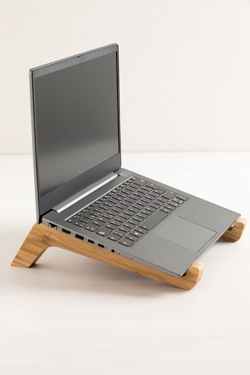 Sklum Ukara supporto laptop in bambù