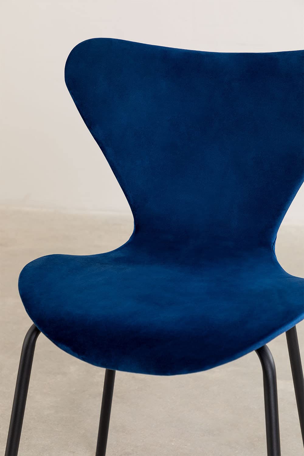 Sklum Uit sedia velluto blu impilabile 81 cm