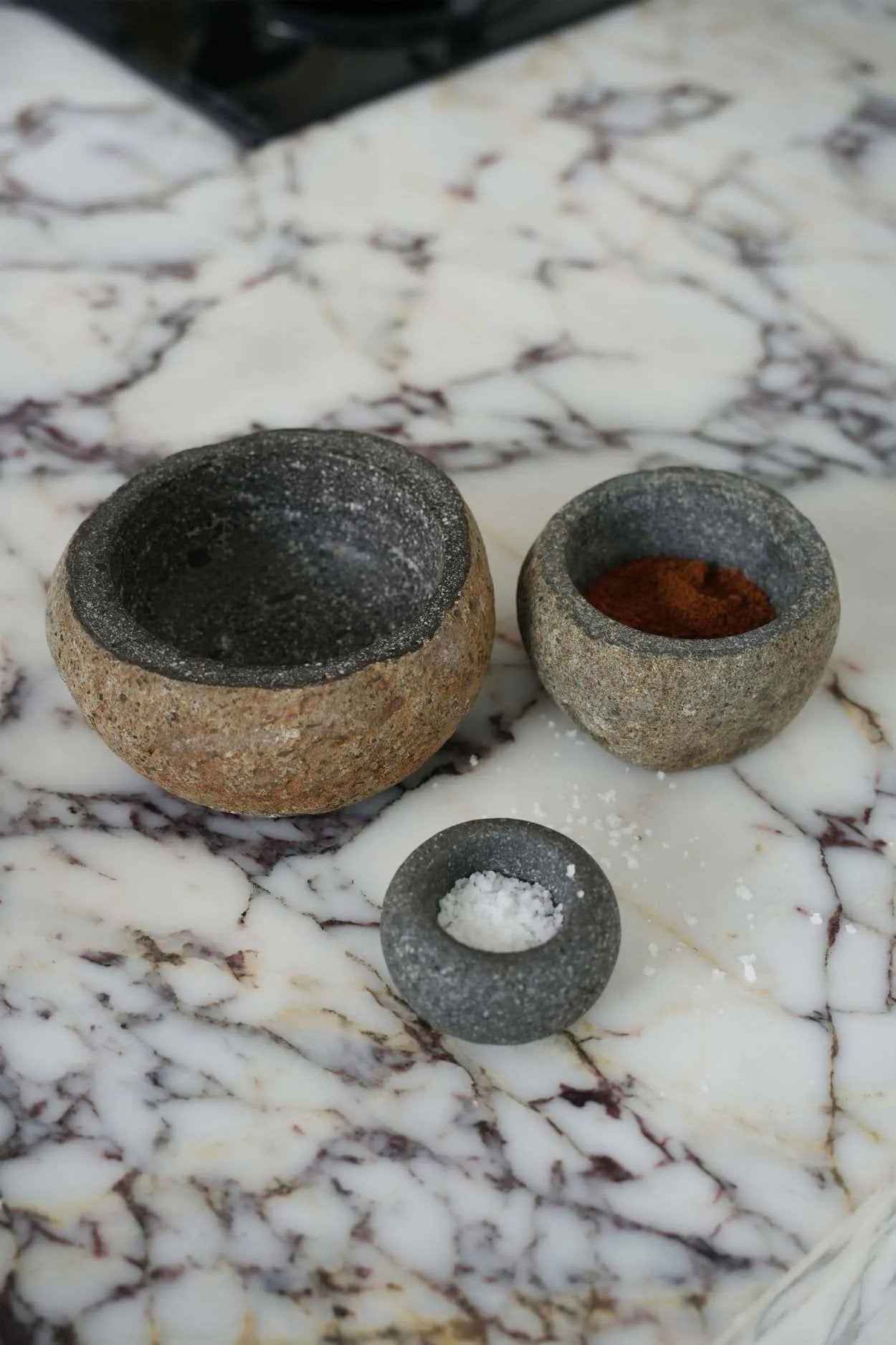 Bambua River Stone ciotola pietra nera S