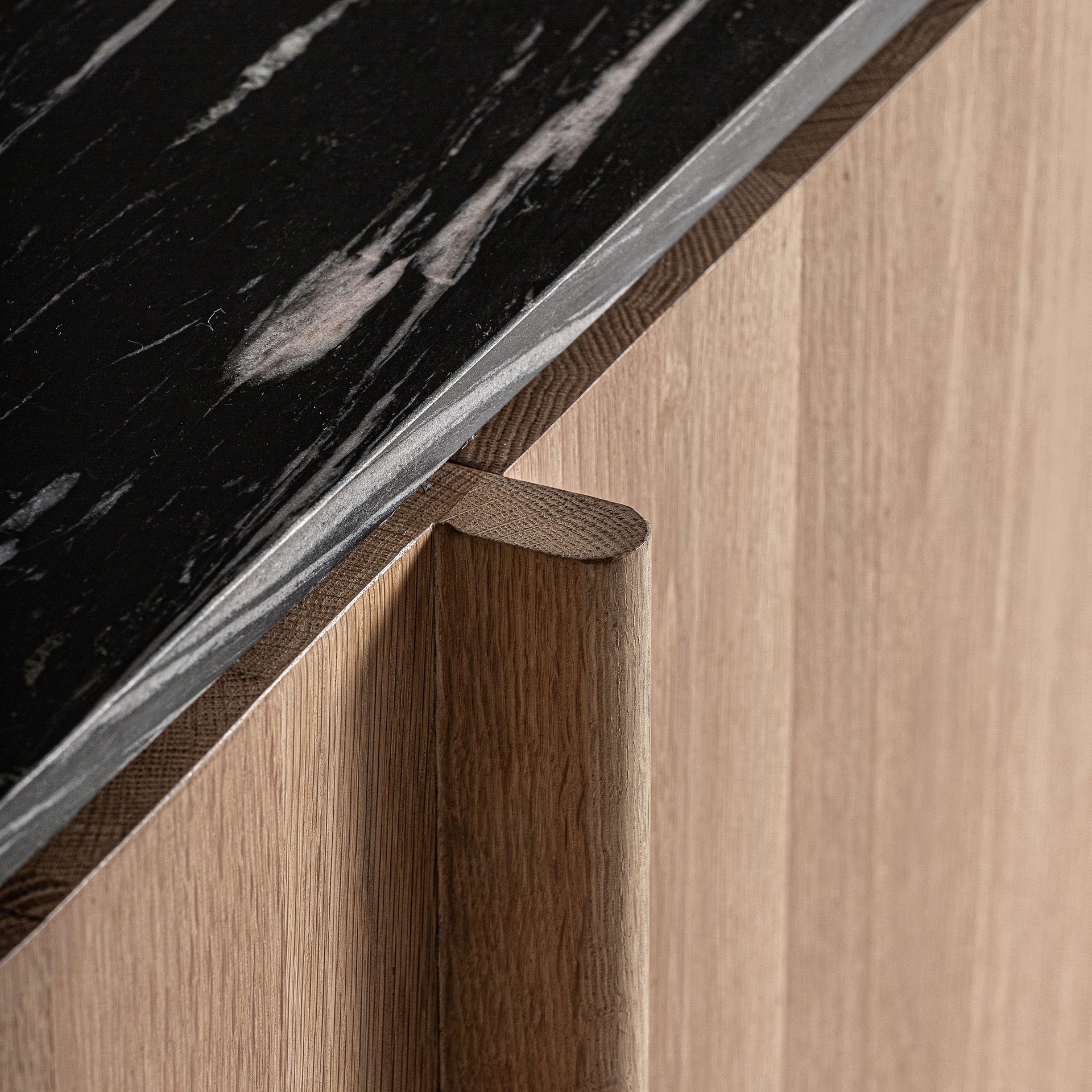 Bambua Nara credenza rovere marmo nero 240 cm