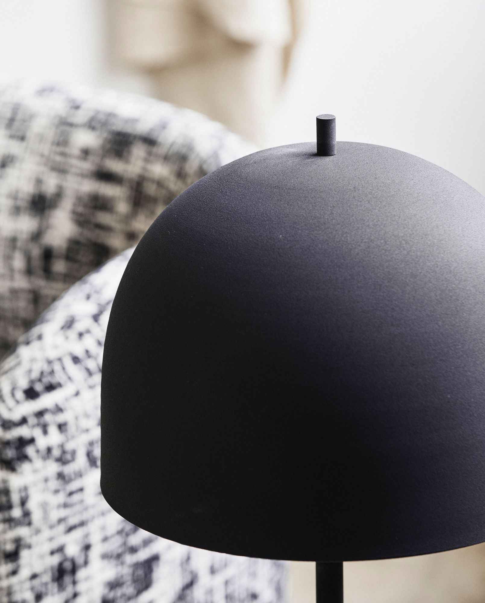 Bambua Glow lampada da tavolo nero opaco ferro