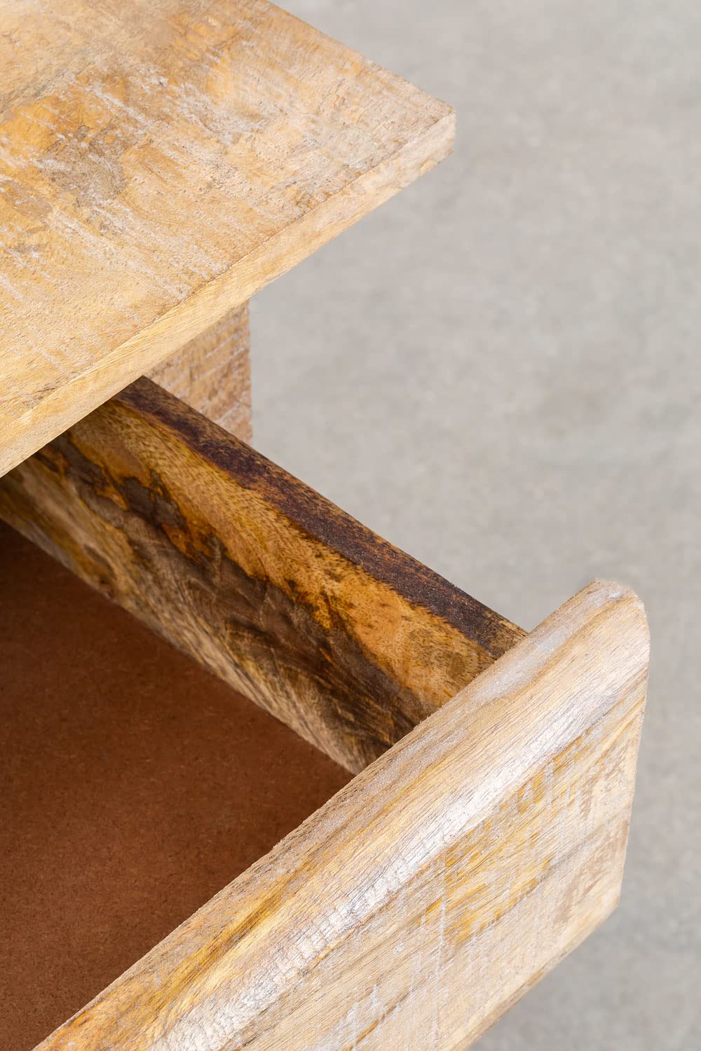 Sklum Uain comodino in legno riciclato 51 cm