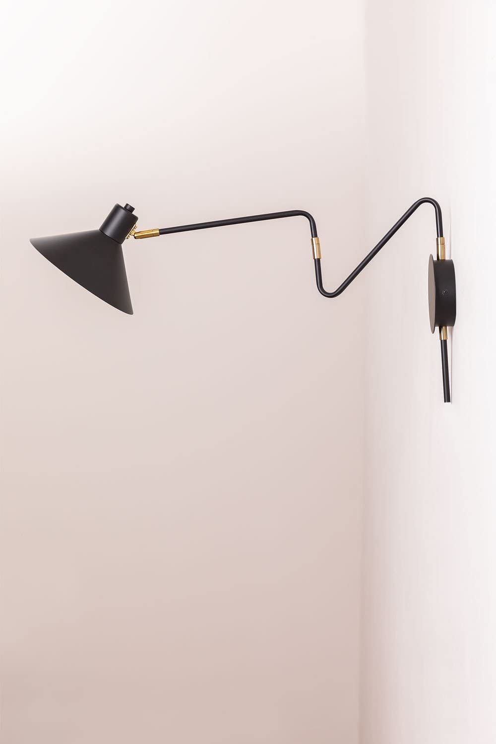 Sklum Lizz lampada da parete nera in ferro 69 cm
