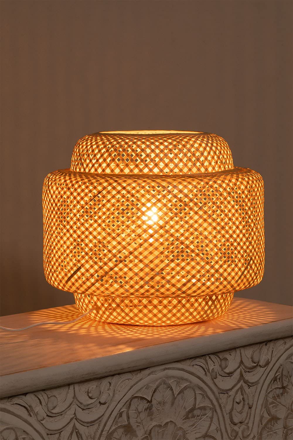Sklum Lexie Natural lampada da tavolo in bambù traforata
