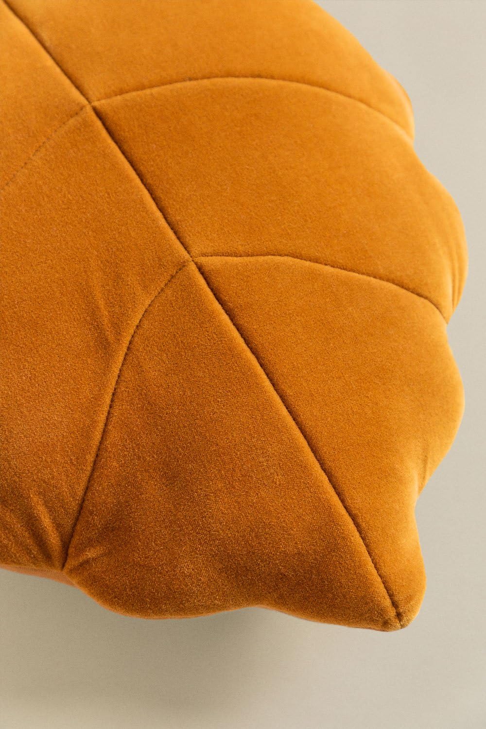 Sklum Liff cuscino foglia 47x37 cm miele velluto