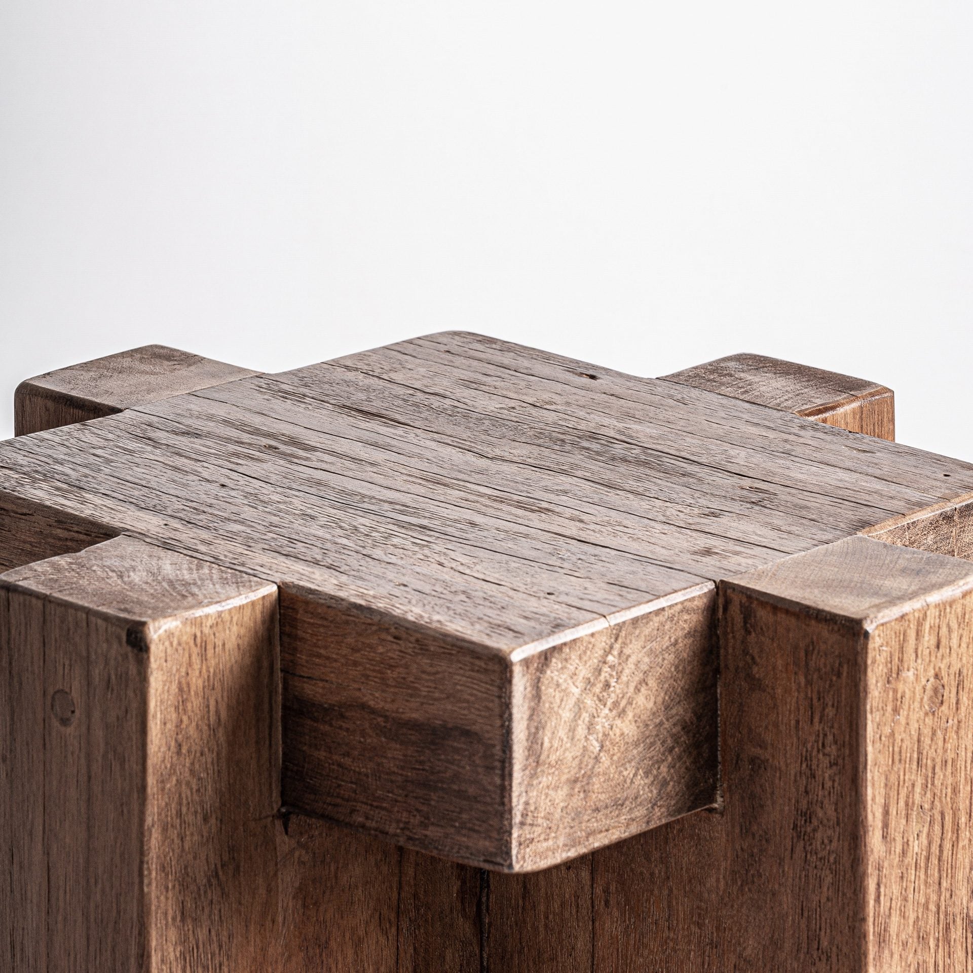 Bambua Brutalist Stand piedistallo sal