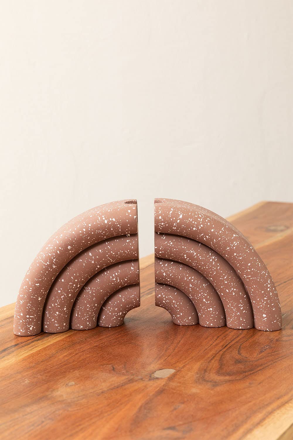 Sklum Istan fermalibri in cemento terracotta