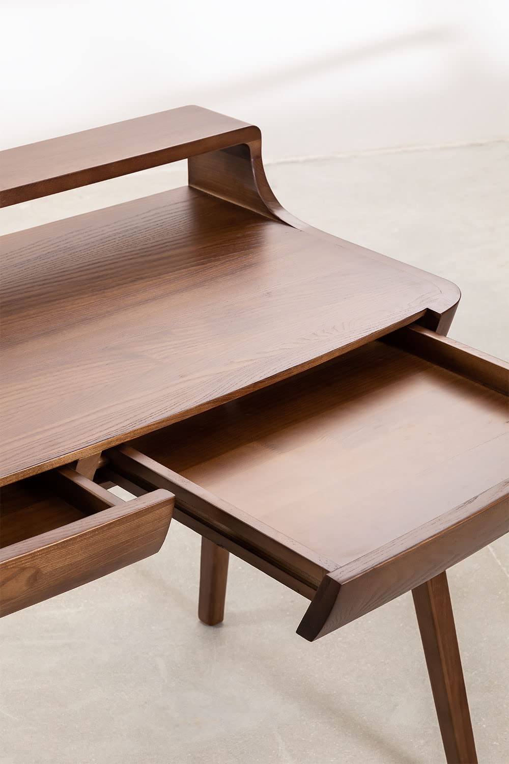 Sklum Alvar scrivania legno scuro cassetti 123 cm