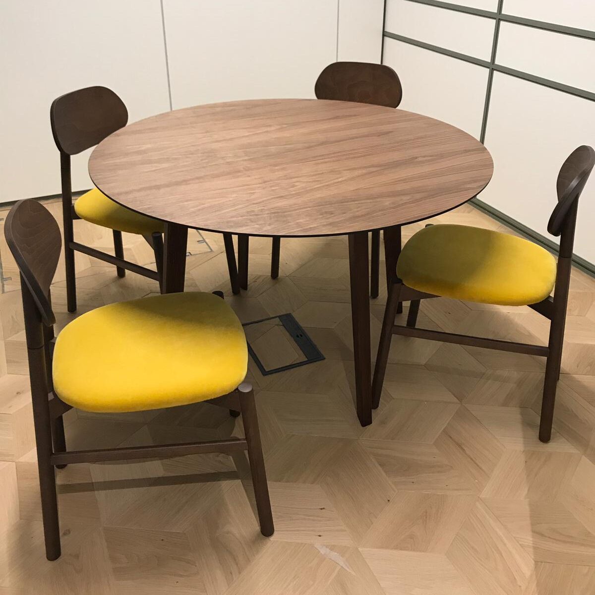 Colé Tria Cyclos tavolo legno angoli arrotondati