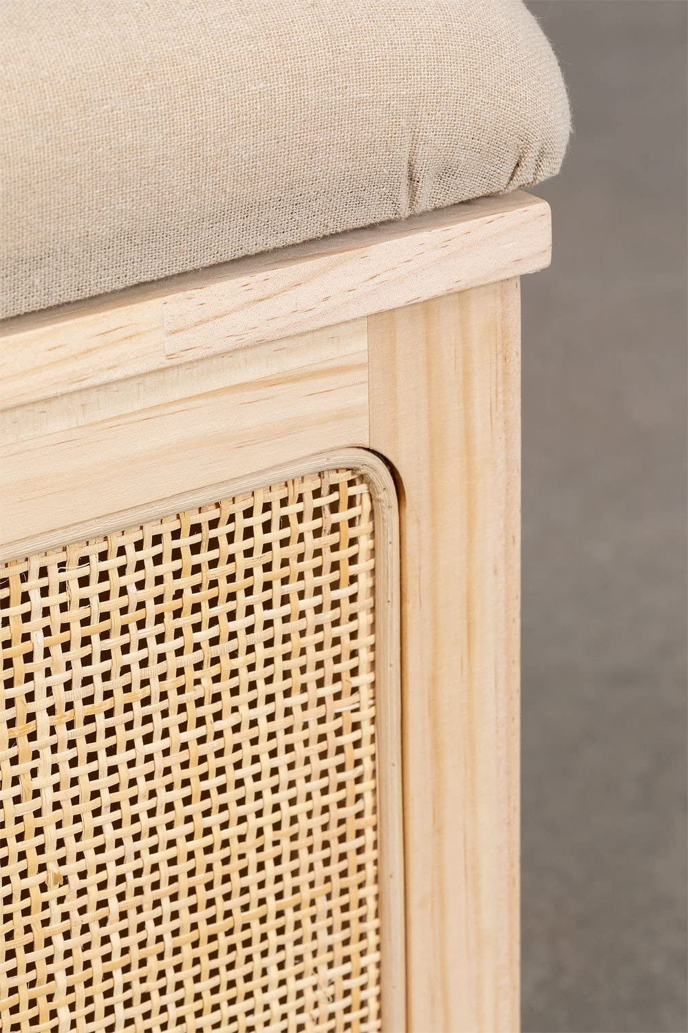 Sklum Reyna Baule in Pino e Rattan con Cuscino