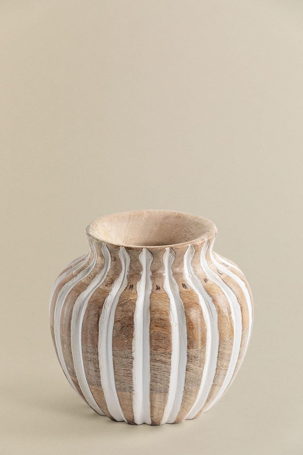 Sklum Ribao vaso in legno di mango 14 cm intagliato
