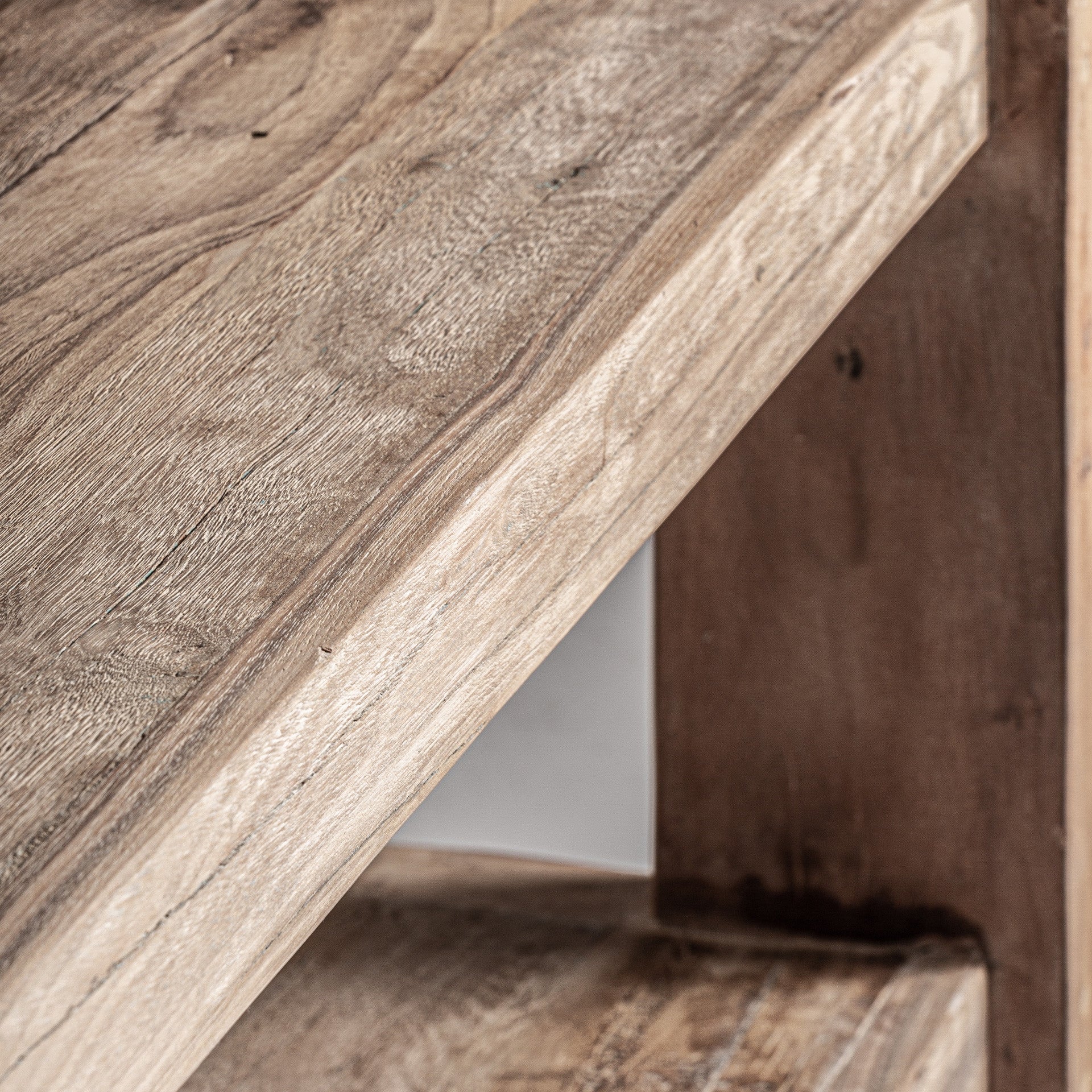 Bambua Helmond libreria legno riciclato aperta