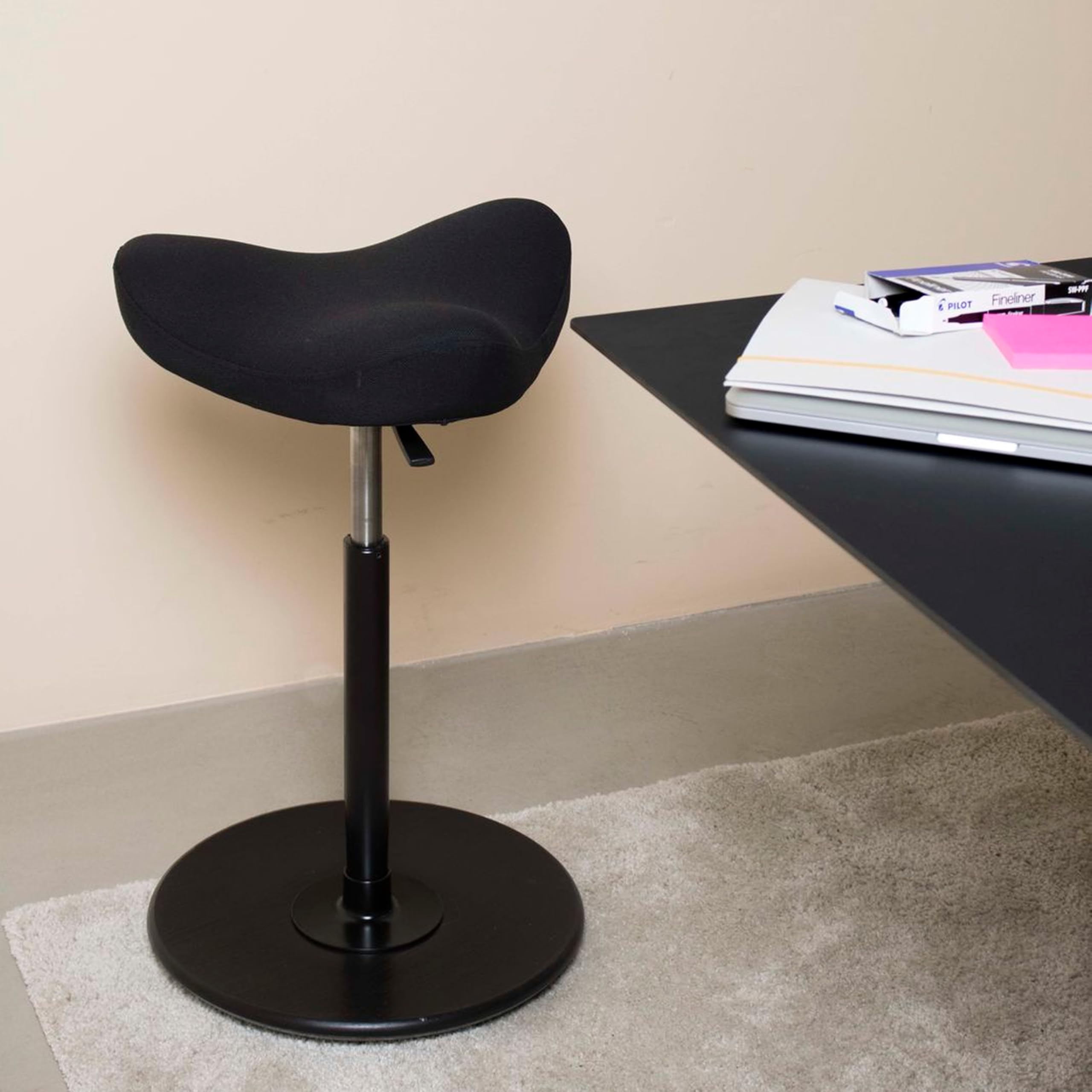 Varier Move sgabello ergonomico sit-stand naturale/nero